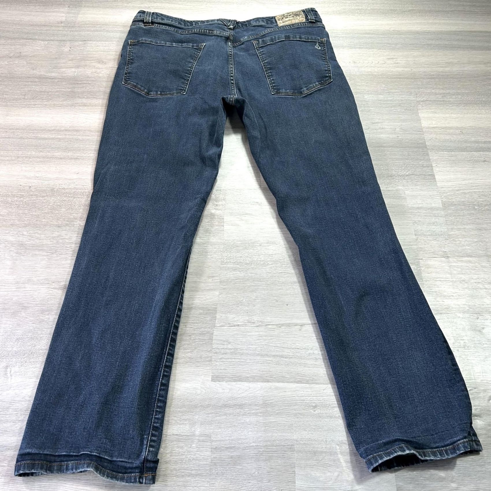 Volcom Volcom Jeans Kinkade Classic Straight Leg Mens 38x32 Blue Denim Stretch Medium Wash Pants Straight Leg Jeans Mens 38in 32in Size US 38 / EU 54 - 2 Thumbnail