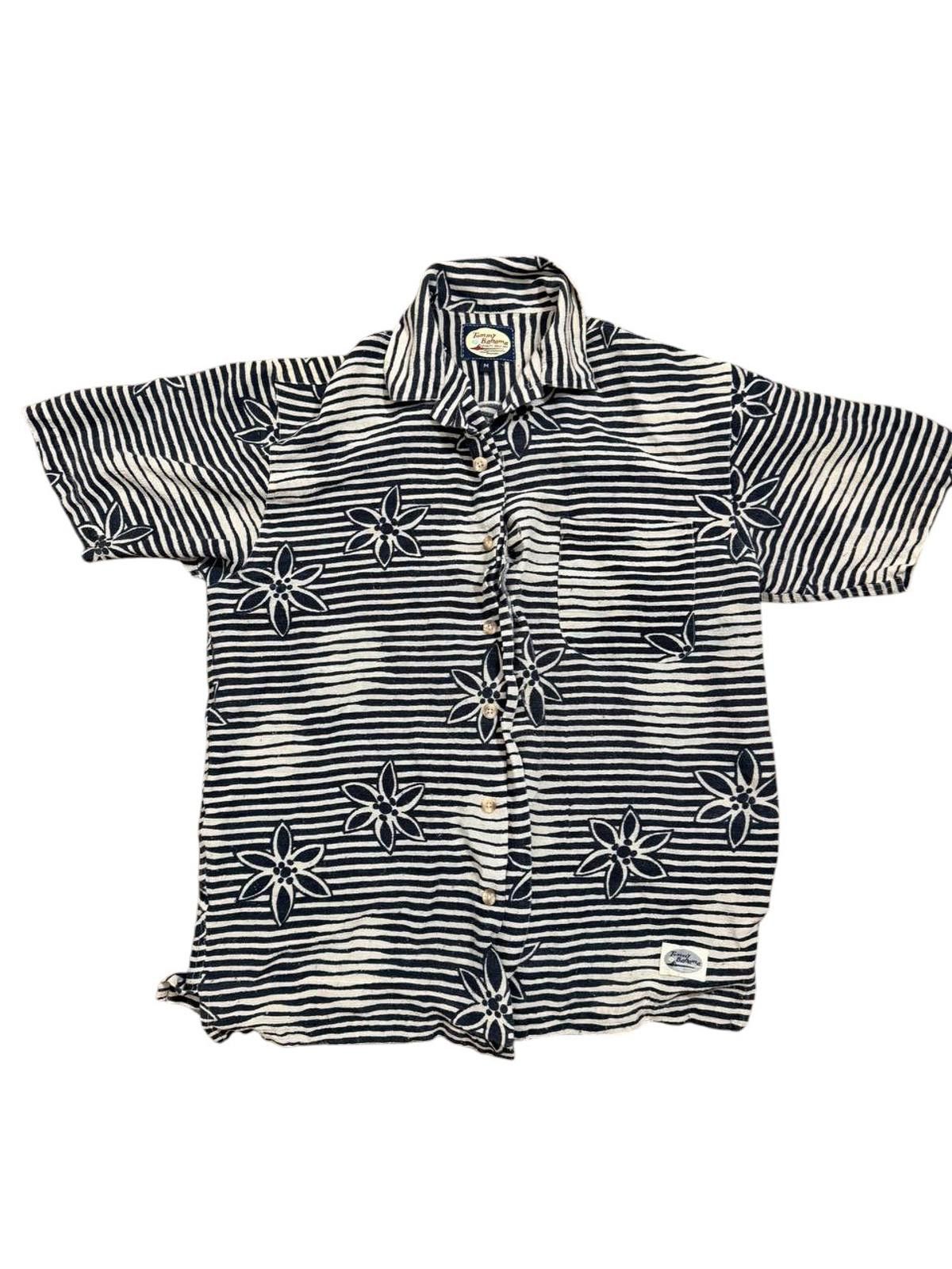 Tommy Bahama Tommy Bahama Silk Short Sleeve Button-Up — Floral | Size M Size US M / EU 48-50 / 2 - 1 Thumbnail