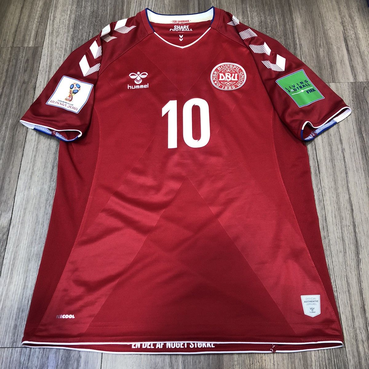 Hummel Denmark World Cup 2018 home shirt #10 Eriksen Size US S / EU 44-46 / 1 - 1 Thumbnail