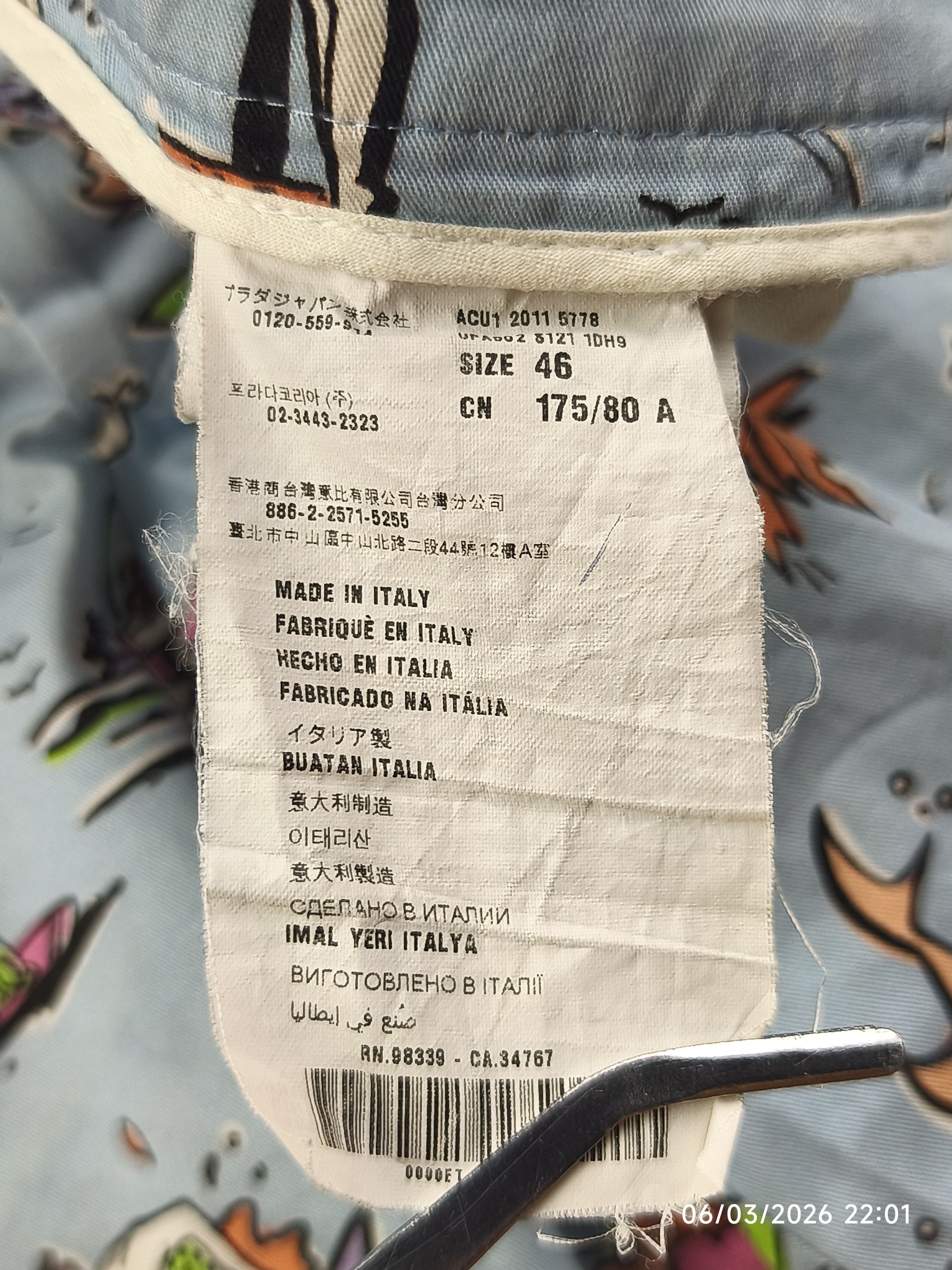Prada Prada S/S 12 - surf print short Size US 33 - 16 Thumbnail