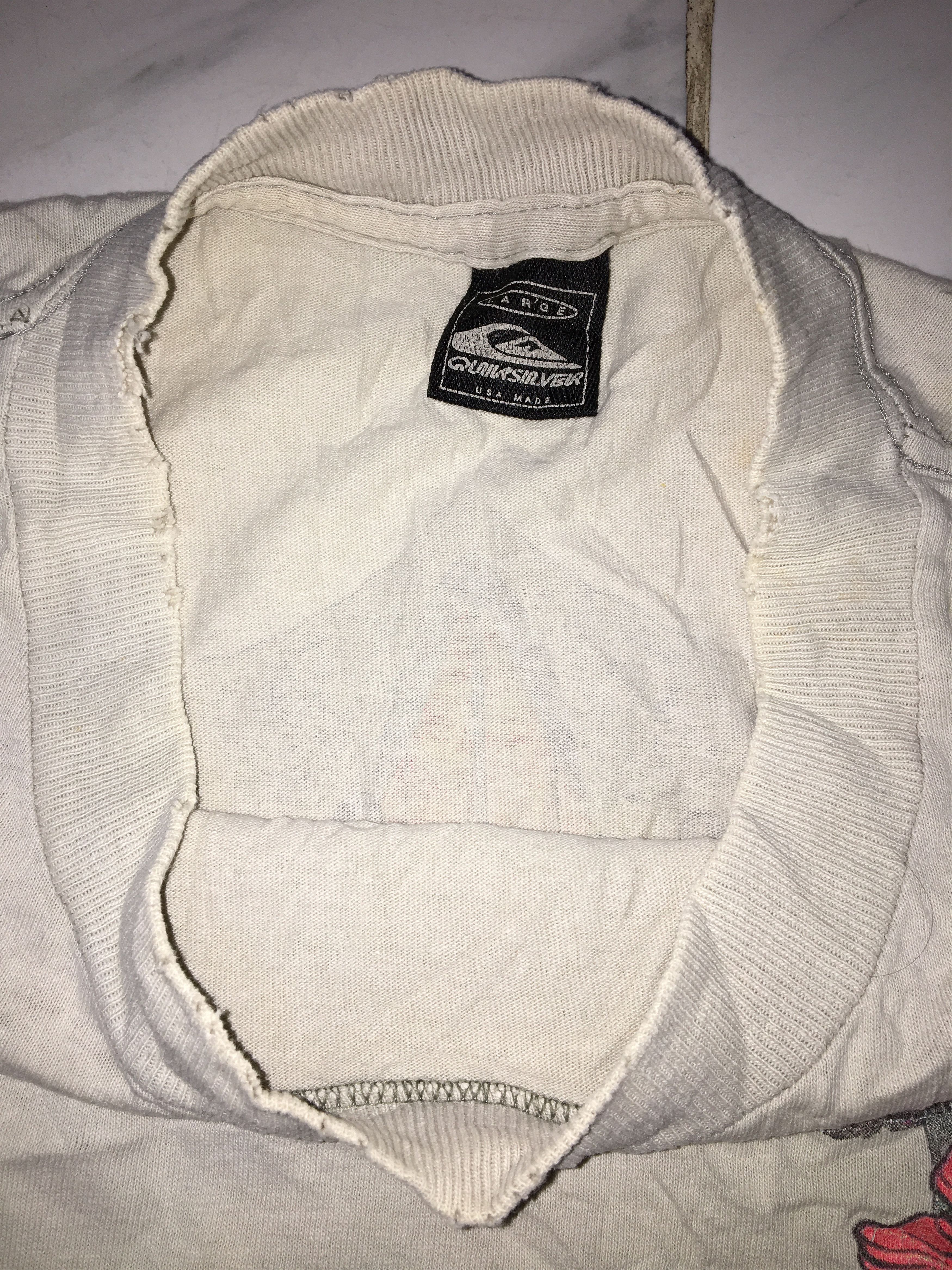 Quiksilver Vintage Quiksilver Honolulu Hawaii Distressed Tee Shirt Size US L / EU 52-54 / 3 - 10 Thumbnail