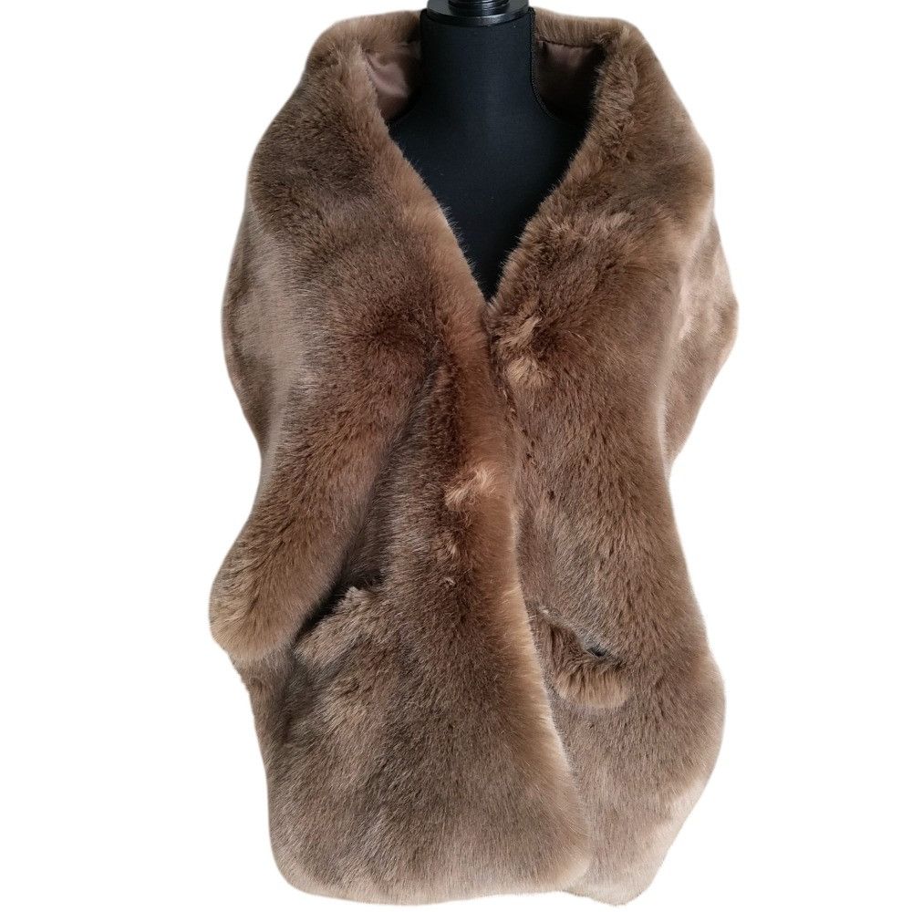 Other Other a point etc Fake Fur Cape Plastic / Synthetic Shawl DUTY FREE for USA Size ONE SIZE - 1 Thumbnail
