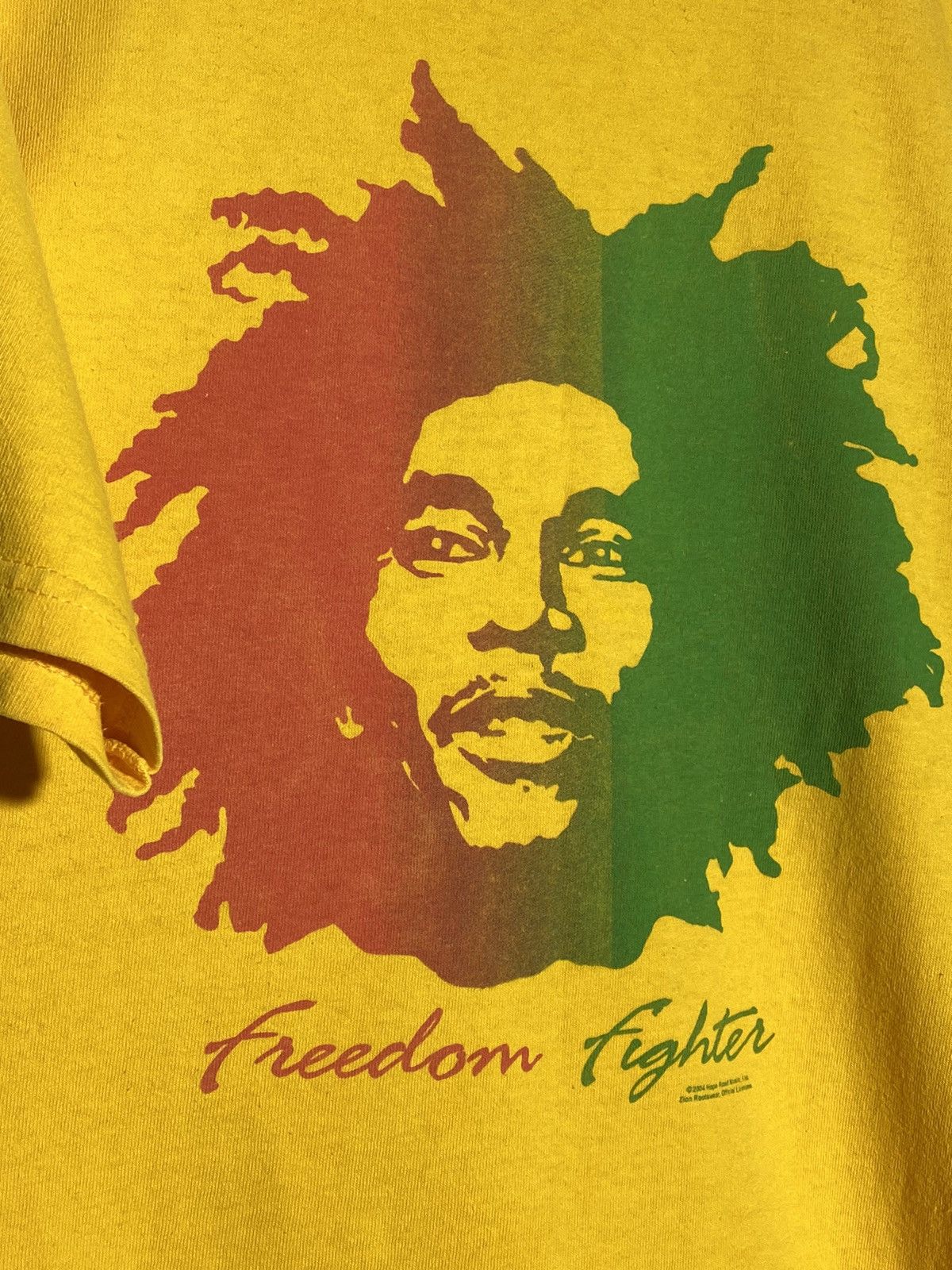 Band Tees × Bob Marley × Vintage Vintage Bob Marley Freedom Fighter 2004 Graphic Print Shirt Size US L / EU 52-54 / 3 - 8 Thumbnail