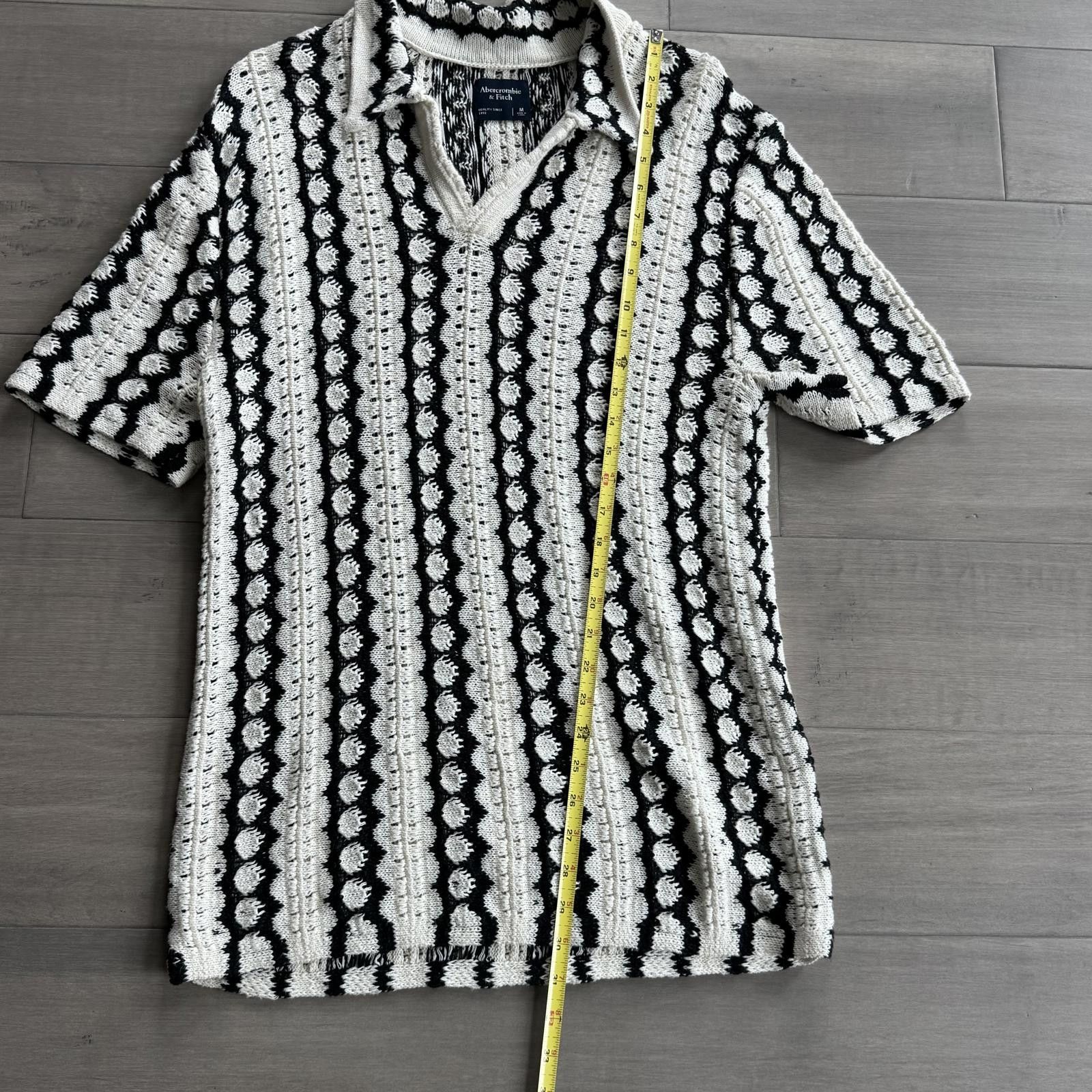 Abercrombie & Fitch Abercrombie and Fitch Men's Black & White Knit Shirt Size M Size US M / EU 48-50 / 2 - 5 Thumbnail