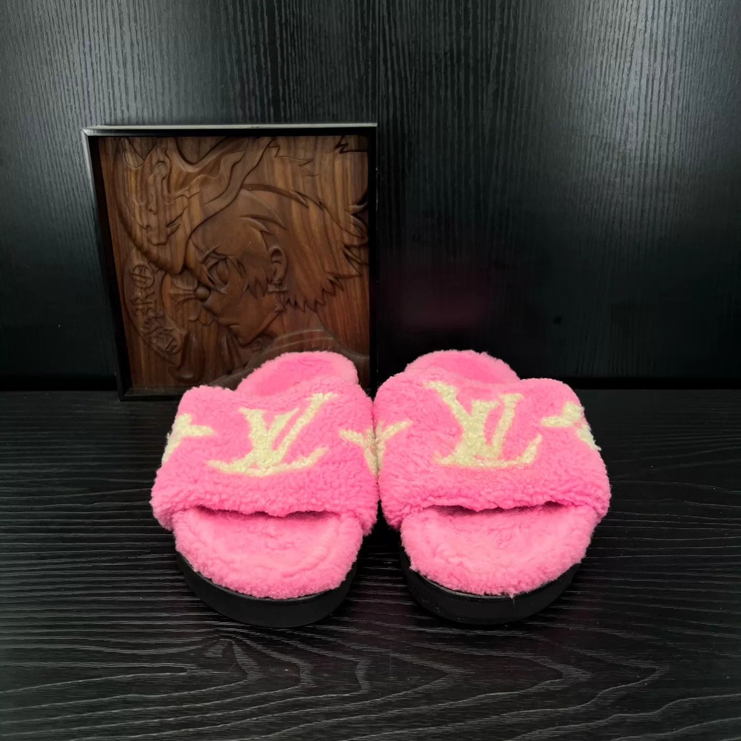 Louis Vuitton LV Paseo Comfort Pink Teddy Slippers Women's 38 Size US 7.5 / IT 37.5 - 2 Thumbnail