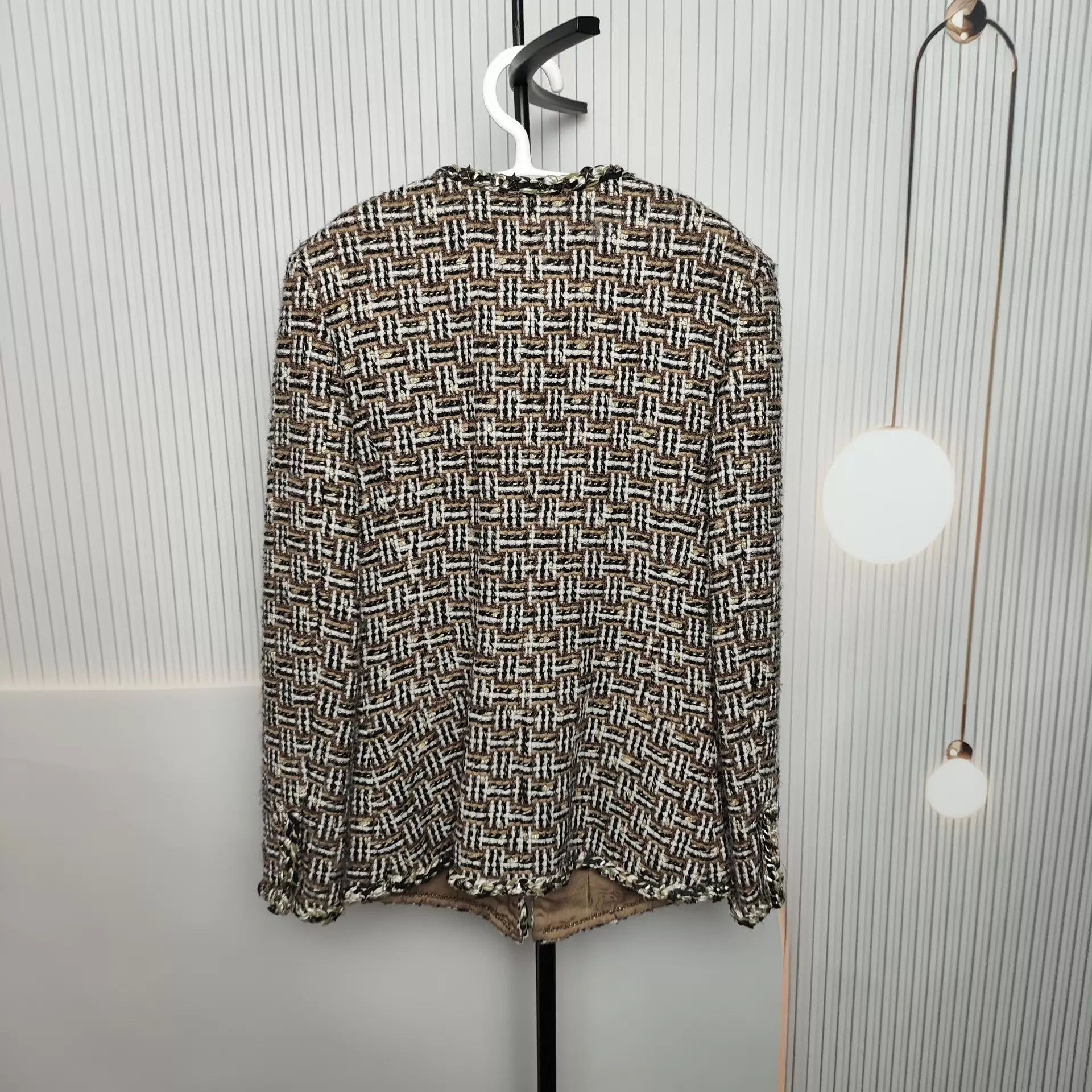 Chanel Chanel Dallas White & Gold Colorblocked Tweed Jacket 36 Size XS / US 0-2 / IT 36-38 - 2 Thumbnail