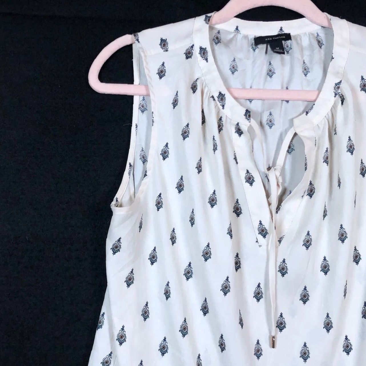 Ann Taylor VINTAGE Ann Taylor Womens Blouse White Multi Sleeveless Tank V Neck Front Tie Medium Size M / US 6-8 / IT 42-44 - 4 Thumbnail