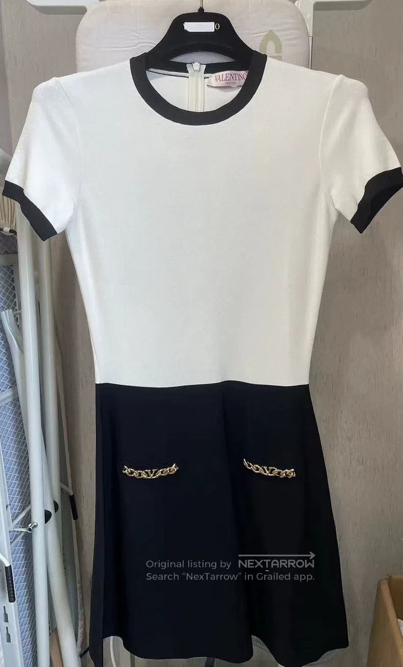 Valentino Valentino Black and white knitted dress with chain Size S / US 4 / IT 40 - 1 Thumbnail
