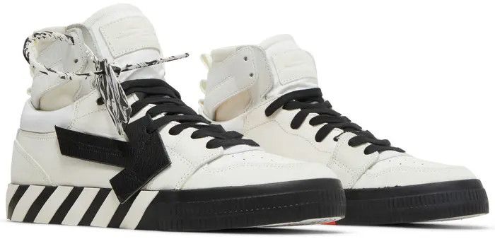 Off-White o1y0225 Hi-Top Sneakers in Black/White Size US 8 / EU 41 - 6 Thumbnail