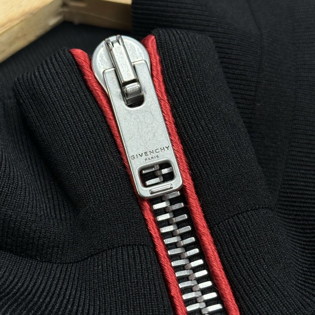 Givenchy Givenchy Tracksuit Logo Black Jacket Velvet Stripe Size L Size US L / EU 52-54 / 3 - 4 Thumbnail