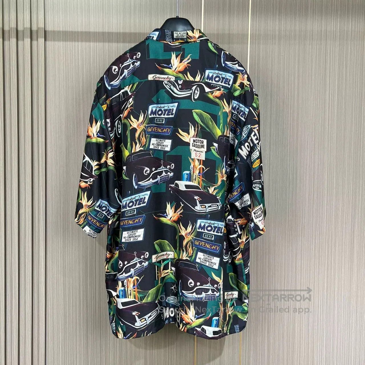 Givenchy Givenchy Silk Short Sleeve Shirt. Size US M / EU 48-50 / 2 - 2 Thumbnail