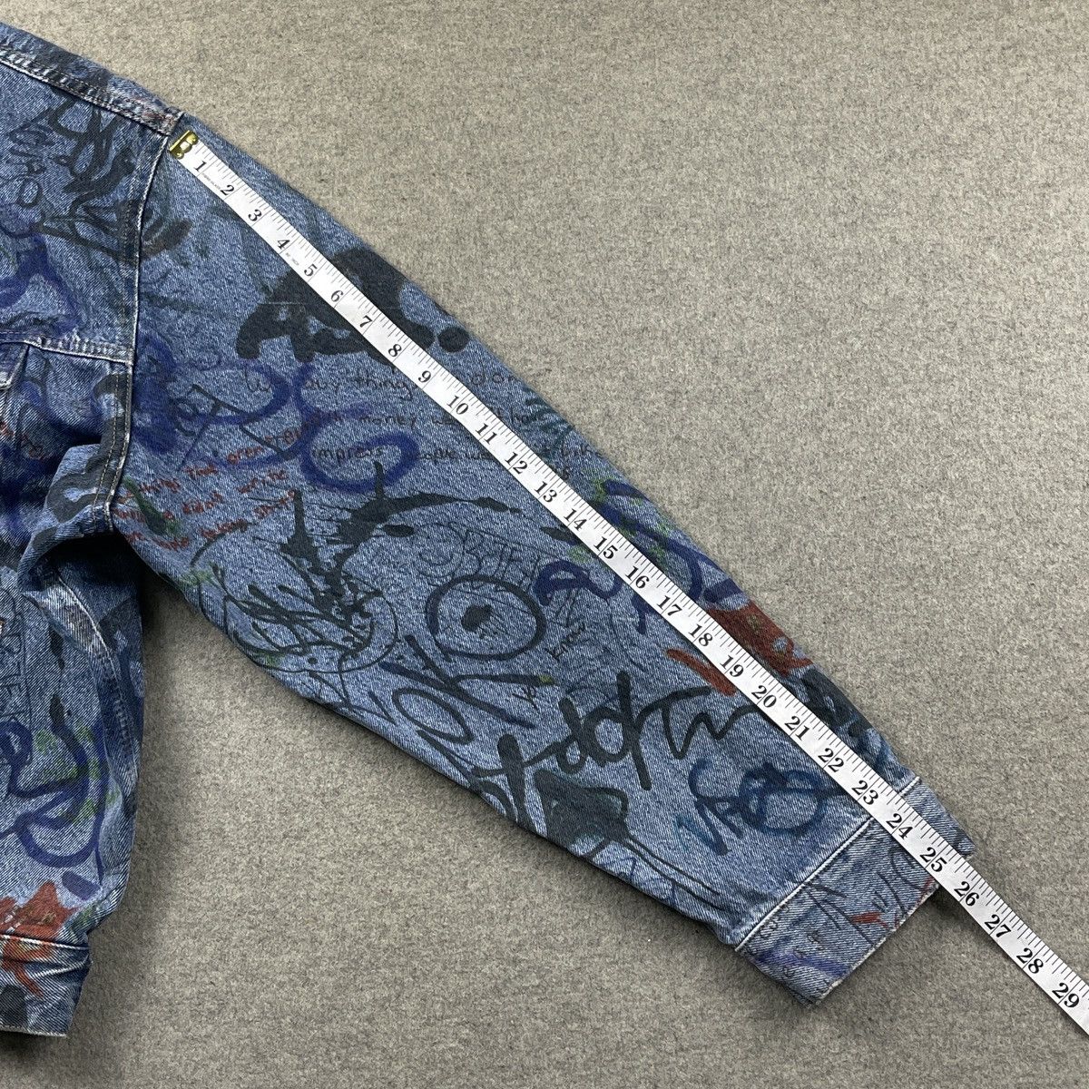 Vetements Vetements Graffiti Denim Jacket Size US L / EU 52-54 / 3 - 21 Thumbnail