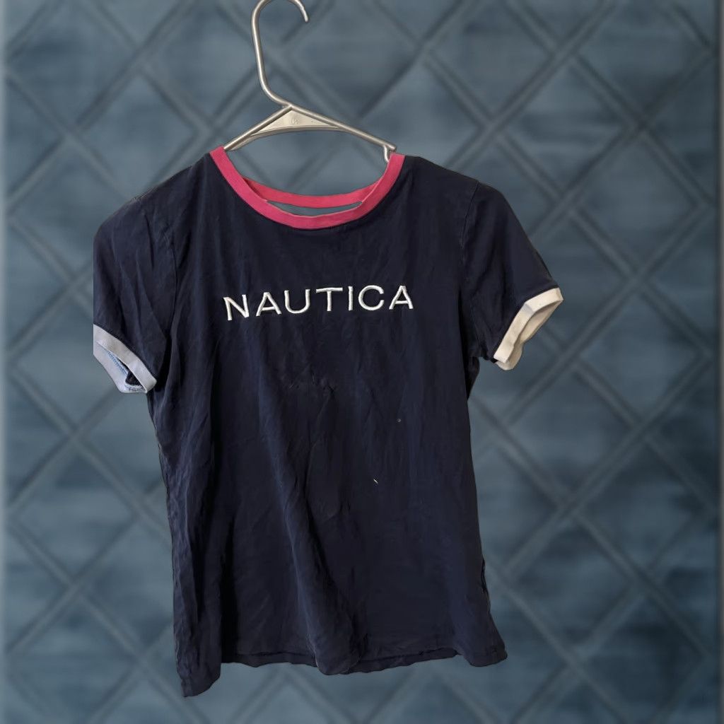 Nautica VINTAGE Nautica T-Shirt Women’s S Blue Short Sleeve Crew Neck 100% Cotton Pullover Womens S Blue 100% Cotton T-Shirt Nautica Shirt 90s Concert? Size S / US 4 / IT 40 - 1 Thumbnail