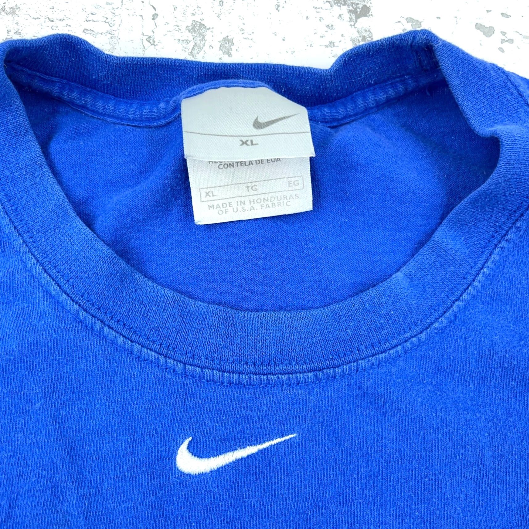 Nike VINTAGE Nike Shirt Men XL Royal Blue Tank Top Center Swoosh Y2k 2000s Gray Tag Shirt Men XL Royal Blue Nike Swoosh 2000s Vintage Gray Tag Size US XL / EU 56 / 4 - 2 Thumbnail