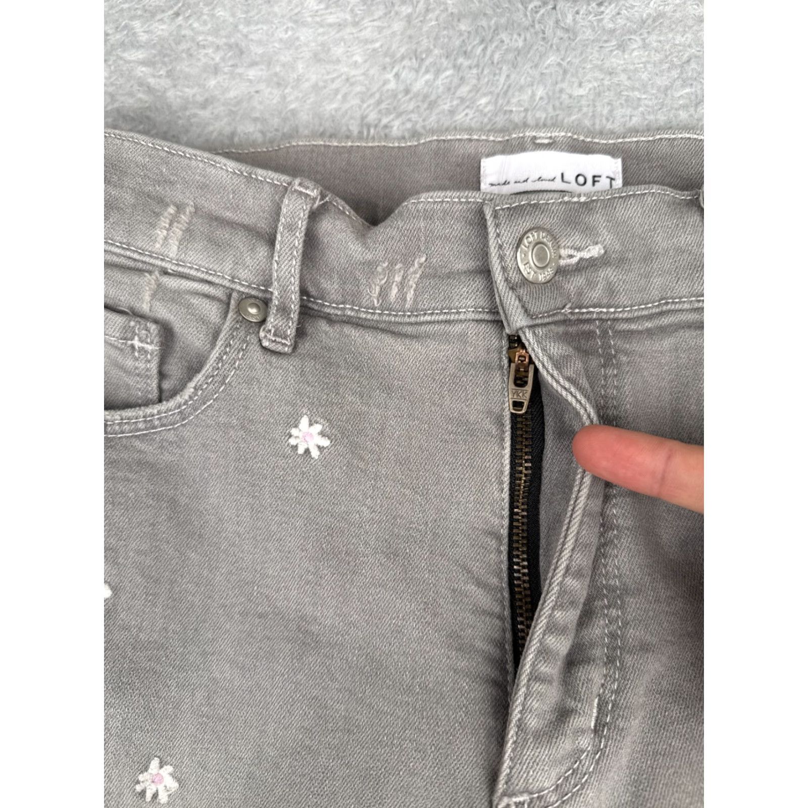 Loft Loft Jeans Women 10 Gray Embroidered Floral Bootcut High Rise Cotton 30x26 Denim Jeans Womens Size 32" / US 10 / IT 46 - 5 Thumbnail