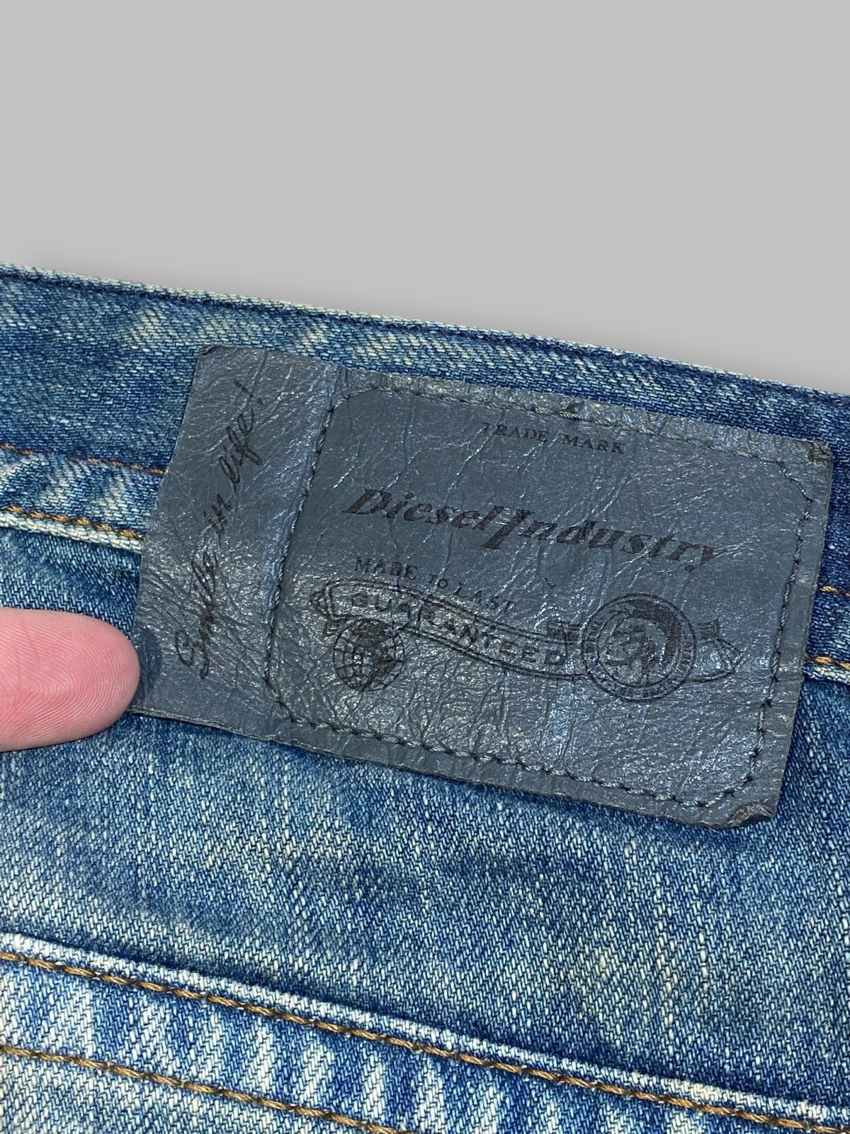 Diesel × Vintage Vintage Diesel Thavar Y2k Hype Distressed Washed Denim Jeans Size US 33 - 11 Thumbnail