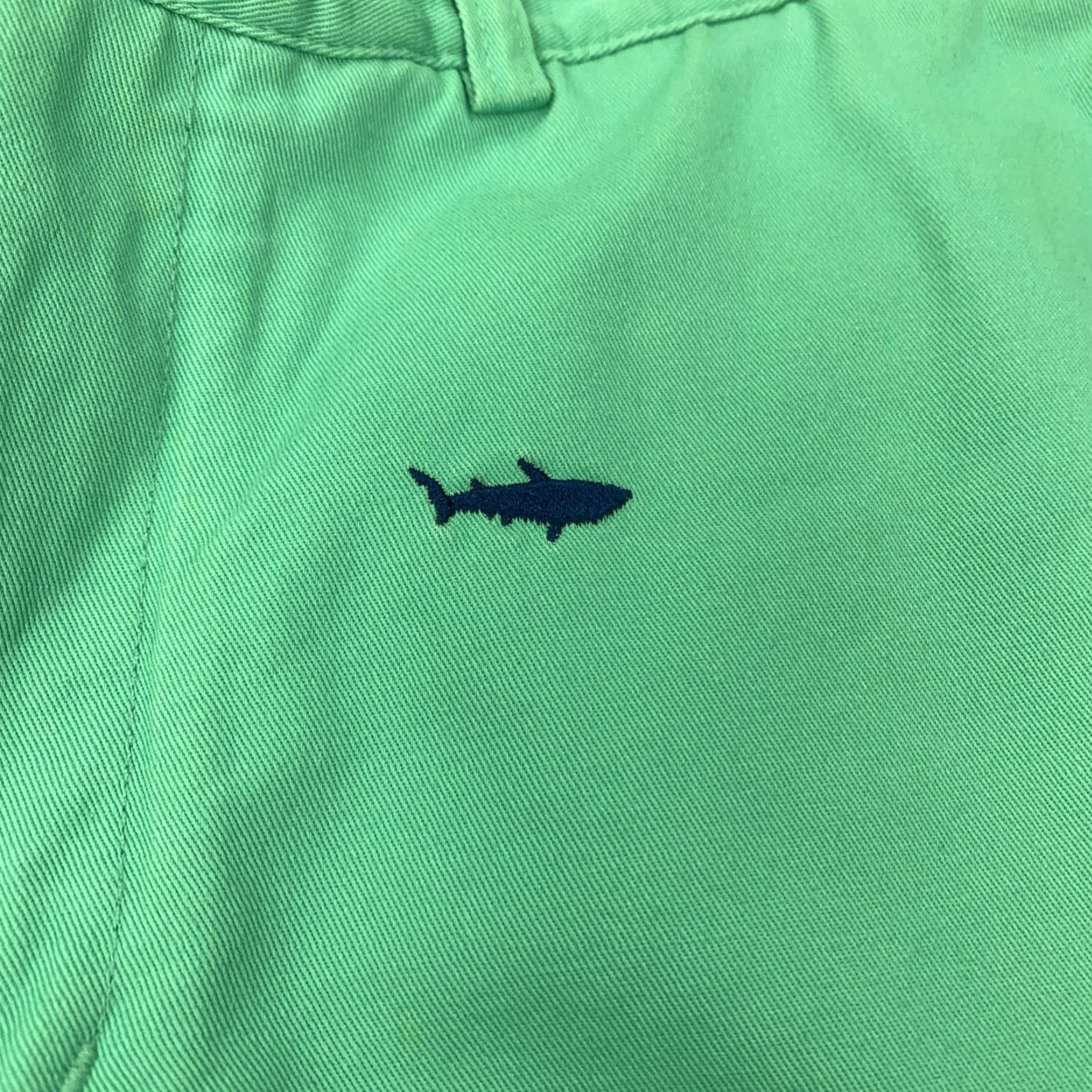 Vineyard Vines VINEYARD VINES Mens Chino Shorts 30 Green Shark Embroidered Casual Animal Print Size US 30 / EU 46 - 3 Thumbnail