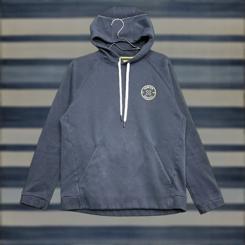 Vintage HOWIES Hoodie Mens M Blue Hockey Pullover Sweatshirt Logo Graphic Print Winter Regular Cloth Hoodie Mens Size US M / EU 48-50 / 2 - 1 Thumbnail