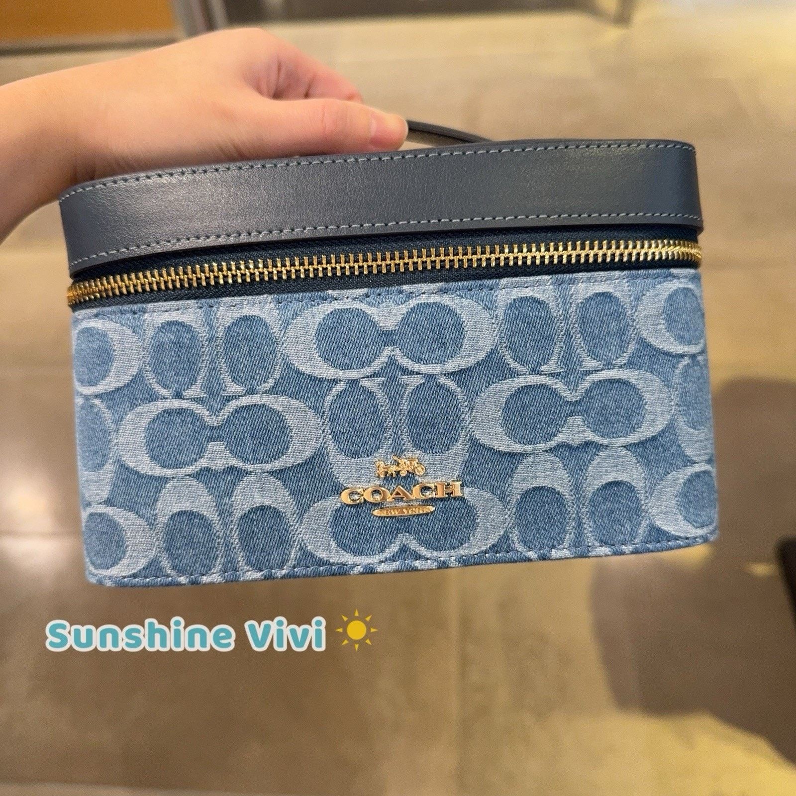 Coach NWT Coach CDC16 Cosmetic Case Signature Denim Gold/Indigo Size ONE SIZE - 2 Thumbnail