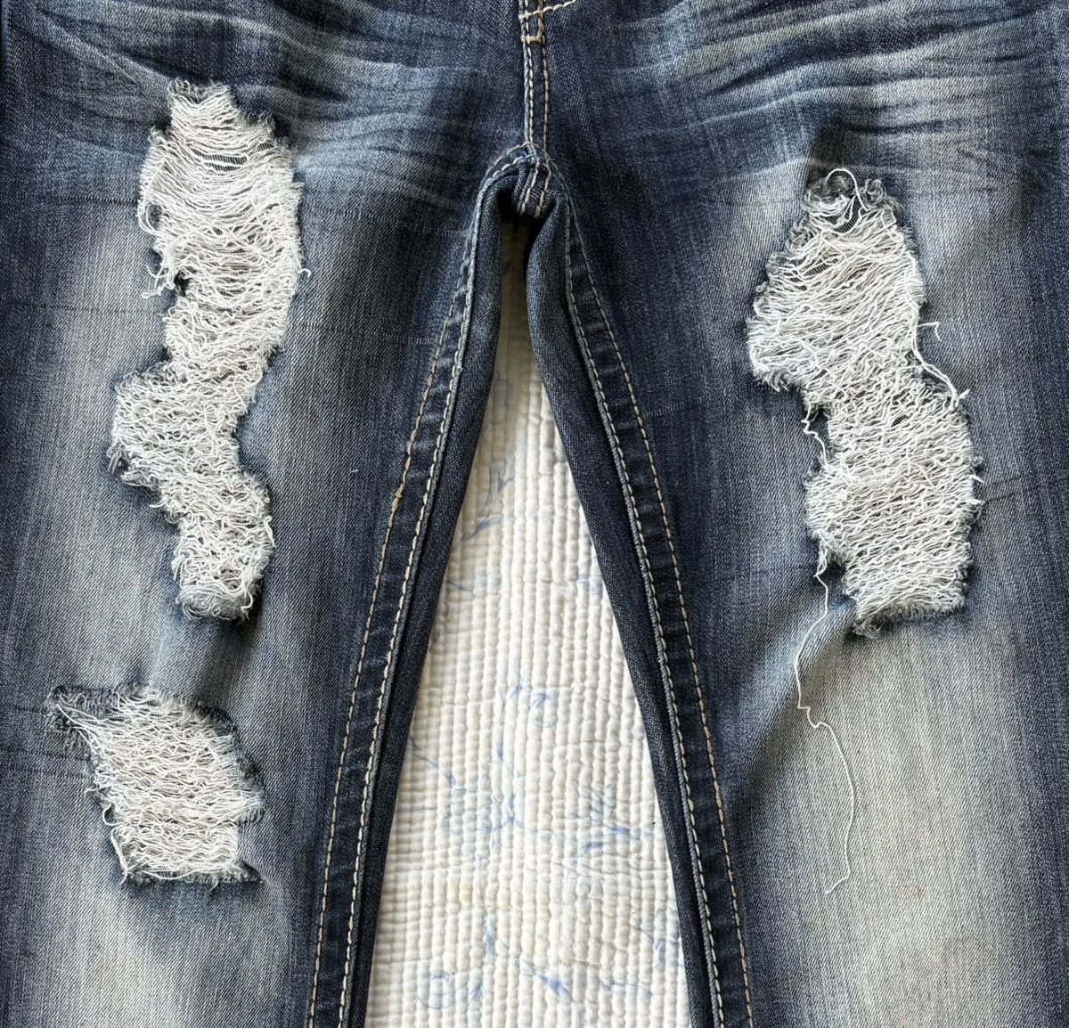 Almost Famous Almost Famous Streetwear Flared Distressed Denim Size US 34 / EU 50 - 16 Thumbnail