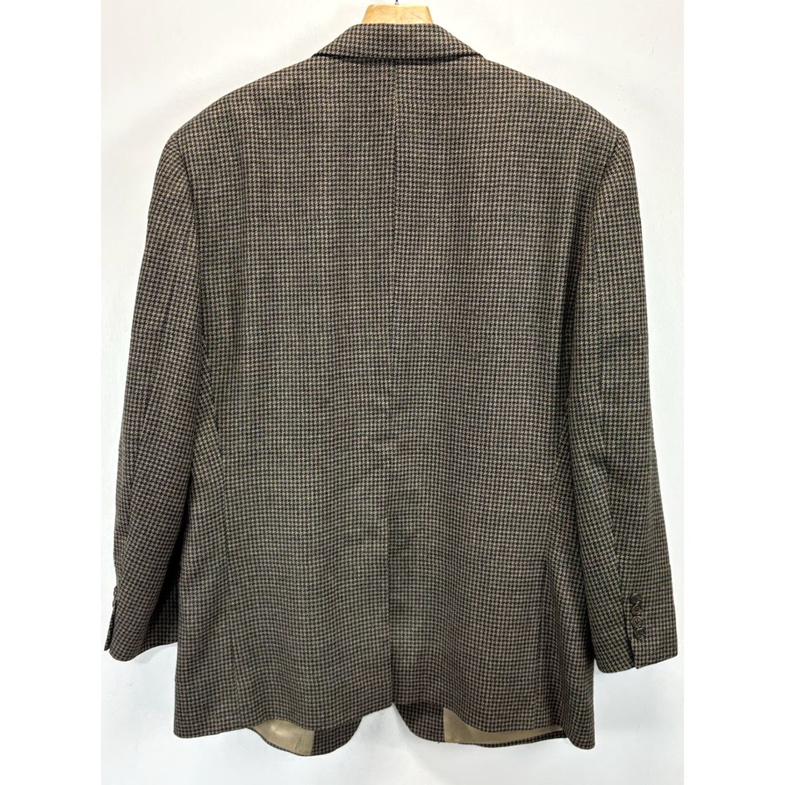 Brooks Brothers VINTAGE Brooks Brothers Blazer Sport Coat MenS 46R Mini Houndstooth Wool USA Brown Black Two-Button Classic Blazer Mens Size 46R - 3 Thumbnail
