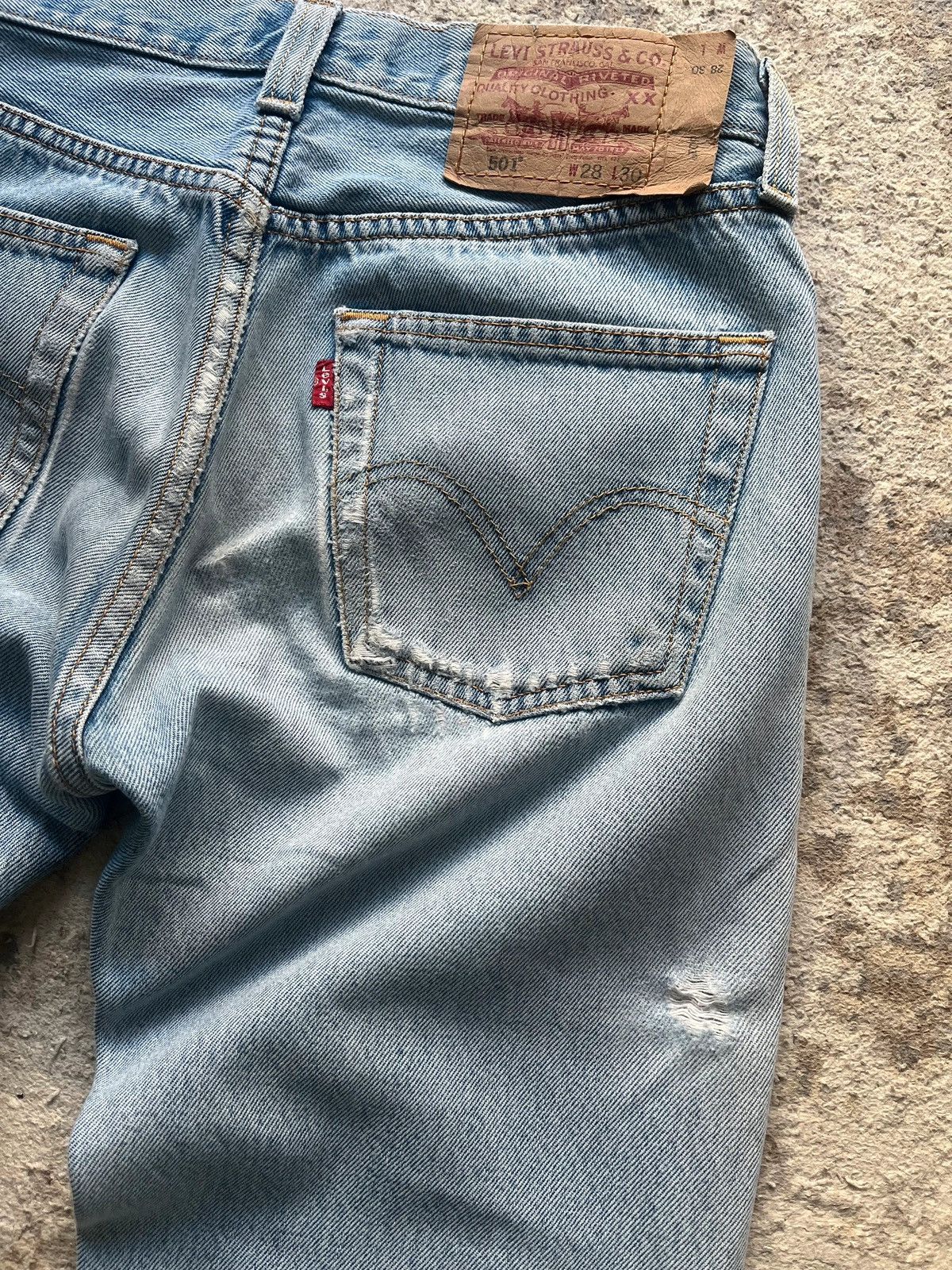 Levi's Levi's 501 Distressed Sz W 28 L 30 2008 Y2K Light Blue Size 28" / US 6 / IT 42 - 14 Thumbnail