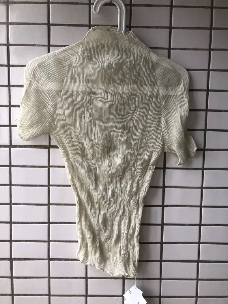 Issey Miyake Issey Miyake size:2 Light yellow wicker pleated short-slee Size S / US 4 / IT 40 - 1 Thumbnail