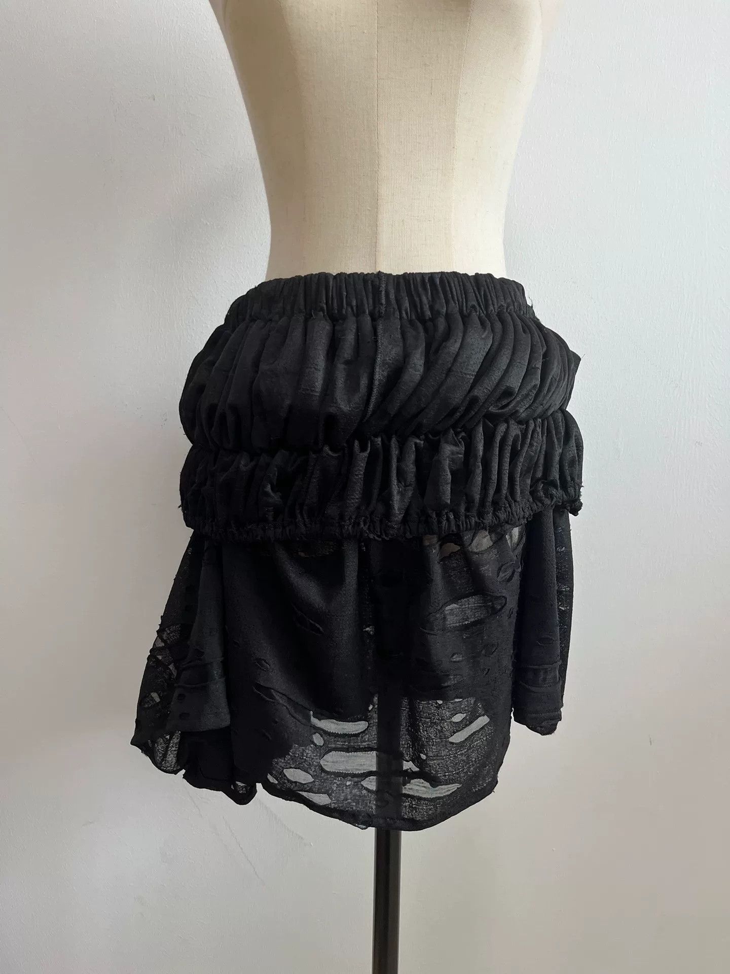 Nozomi Ishiguro Nozomi Ishiguro Black Layered Skirt Size 40" / US 18 - 1 Thumbnail