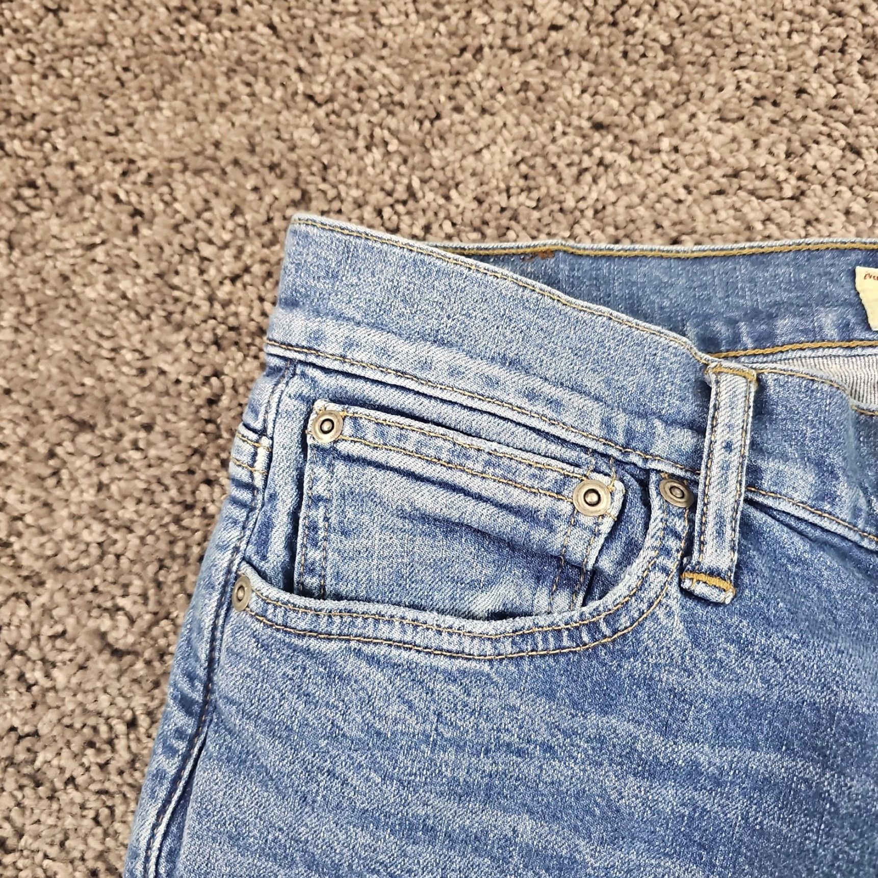 J.Crew J Crew Jeans Mens Slim Tapered 31 Light Wash Denim Stretch 28x32 Blue Cotton Spandex Regular 32 Inseam N/A 250 Size US 31 - 3 Thumbnail