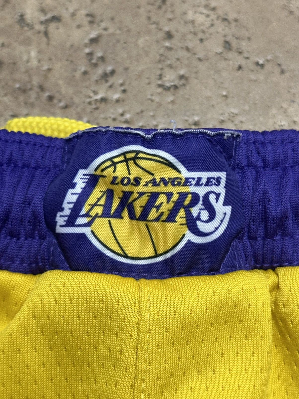 NBA × Nike Nike NBA Los Angeles Lakers Mesh Basketball Shorts Size XL Size US 34 / EU 50 - 3 Thumbnail