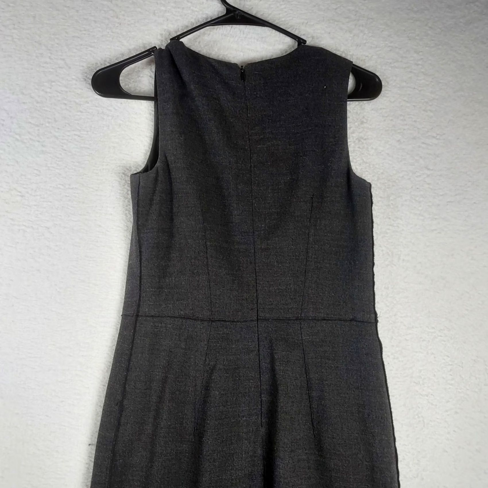 Vintage VINTAGE? No. Ann Taylor Wool Blend Sheath Dress Size 0 Gray Sleeveless Work Office Career Size XS / US 0-2 / IT 36-38 - 4 Thumbnail
