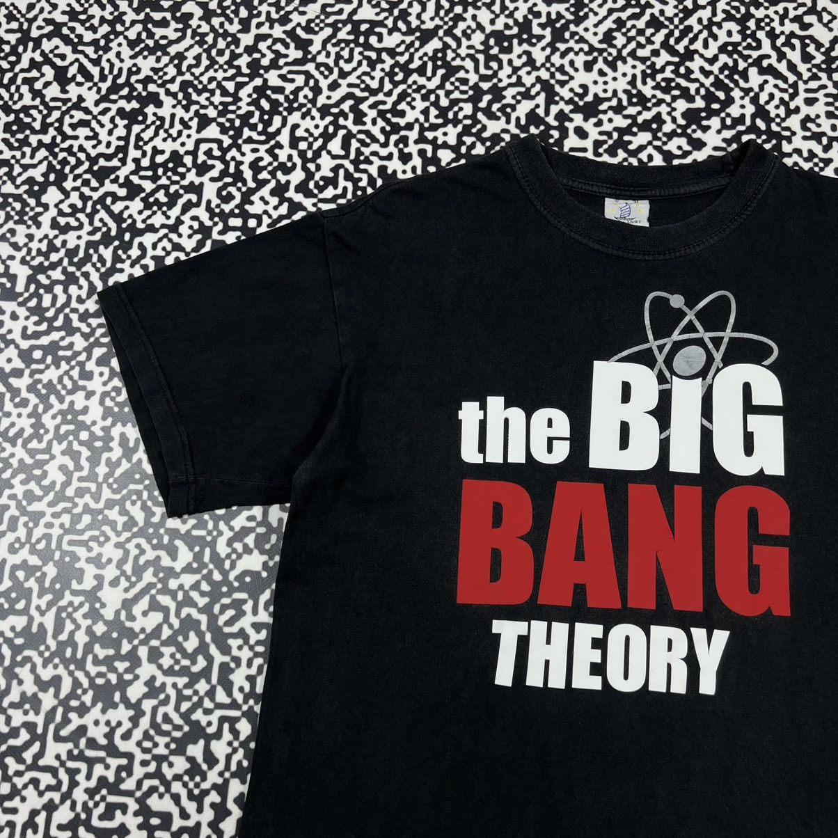 Vintage Vintage Y2K Big Bang Theory Movie Faded Retro Style T-shirt Size US M / EU 48-50 / 2 - 5 Thumbnail