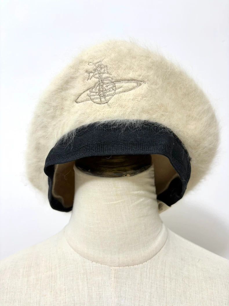 Vivienne Westwood Vivienne Westwood Mid-1930s white wool Saturn berets Size ONE SIZE - 1 Thumbnail