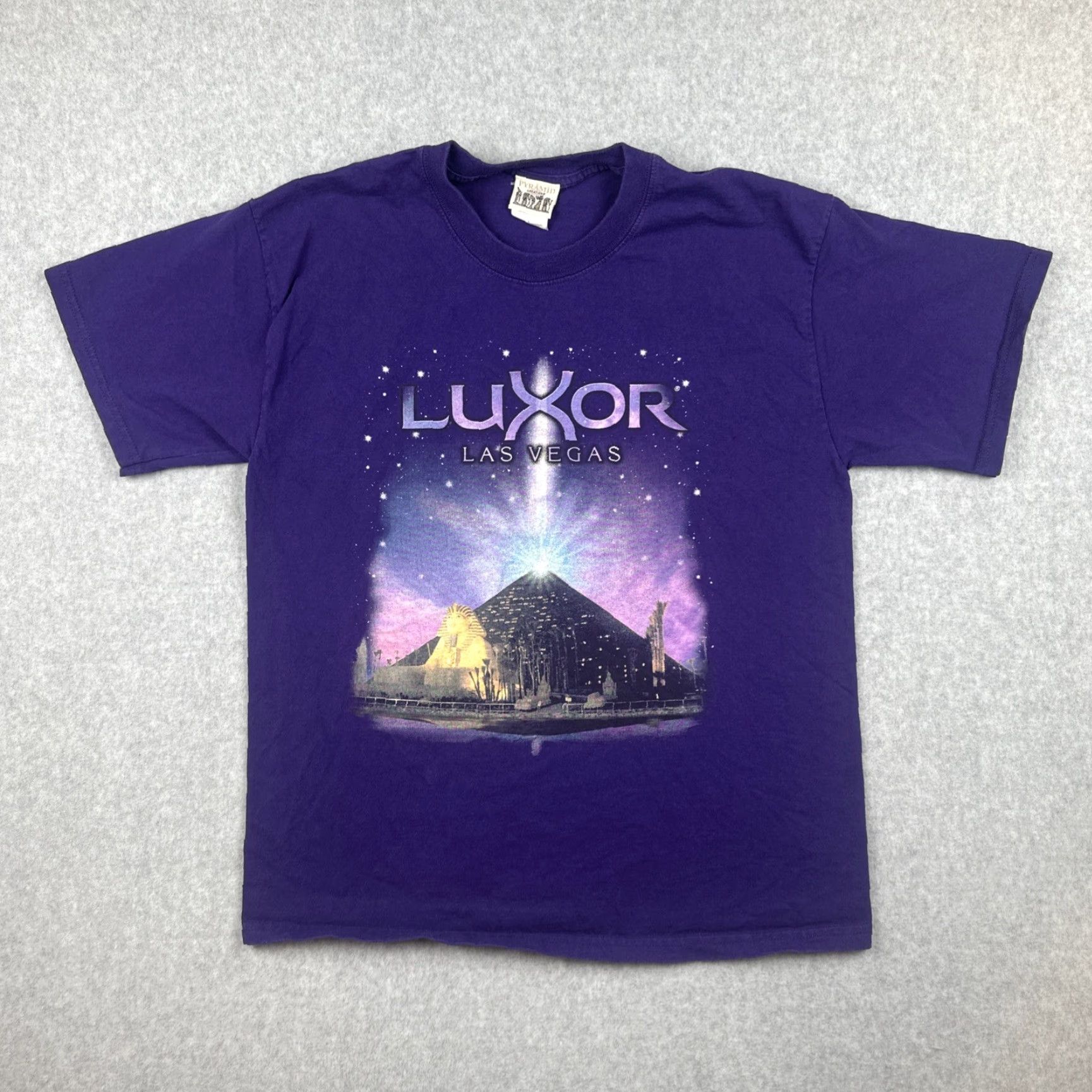 Vintage VINTAGE Luxor 90s Graphic Print Purple T Shirt Mens L Crew Neck Short Sleeve Las Vegas Pyramid Creations Size US L / EU 52-54 / 3 - 2 Thumbnail