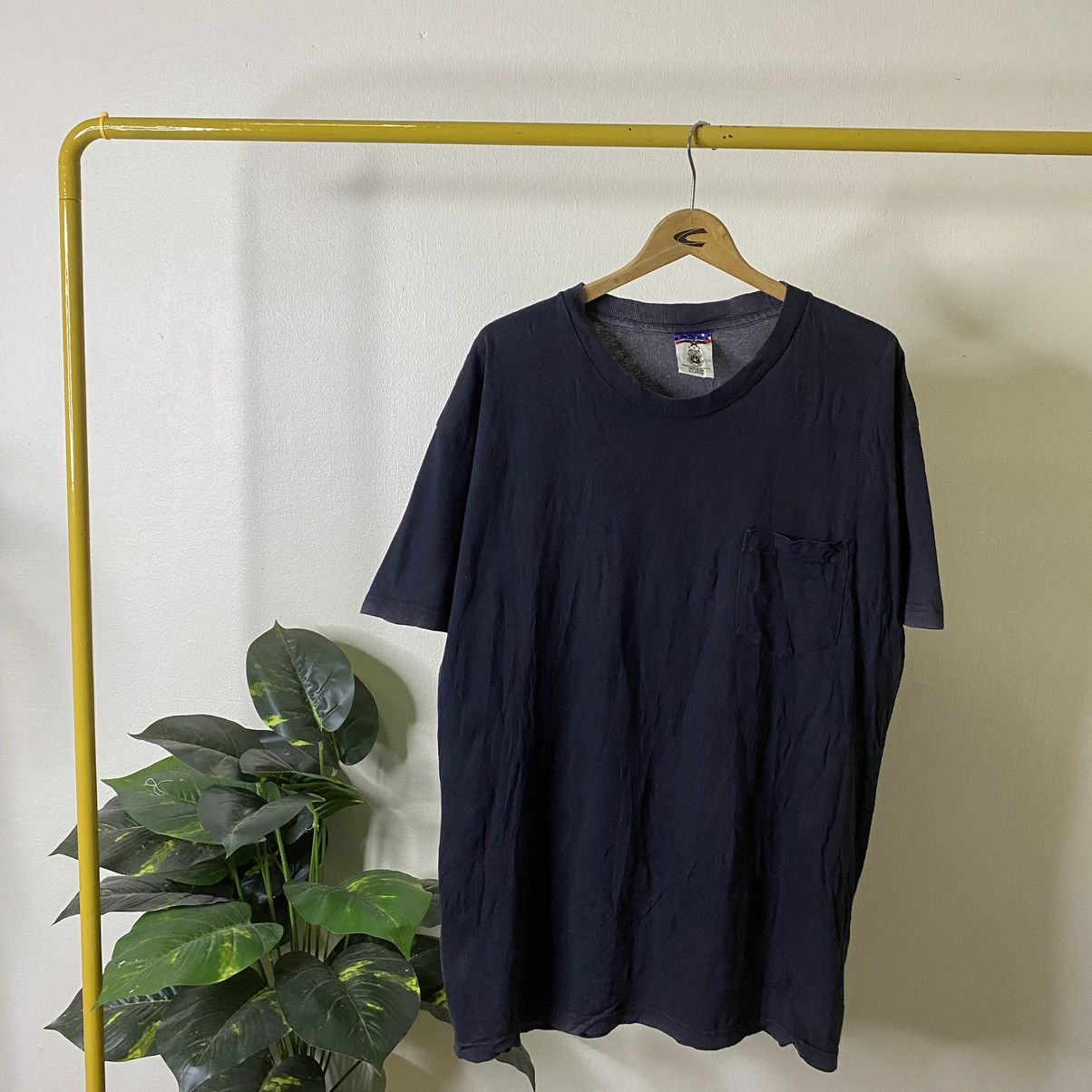 Vintage Vintage 90s Union Made Navy Blank Nice Crispy Cotton Tee Size US XL / EU 56 / 4 - 1 Thumbnail