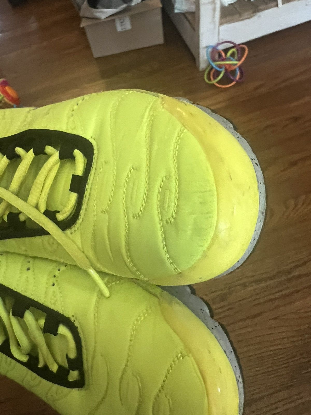 Nike Nike Air Max Plus Premium Volt Mens 8 Shoes Safety Yellow Size US 8 / EU 41 - 5 Thumbnail