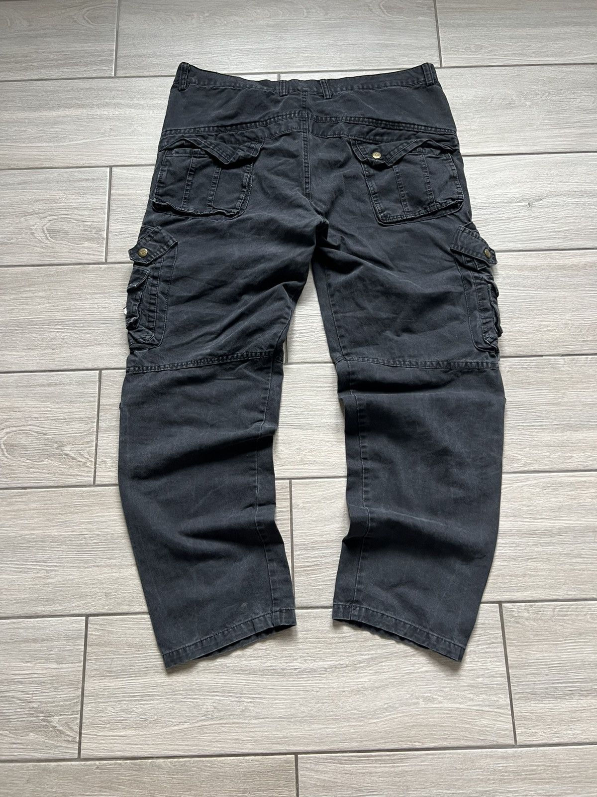 Japanese Brand Vintage Y2K Multi Pocket Cargo Pants (unisex) 38 Size Size US 38 / EU 54 - 15 Thumbnail