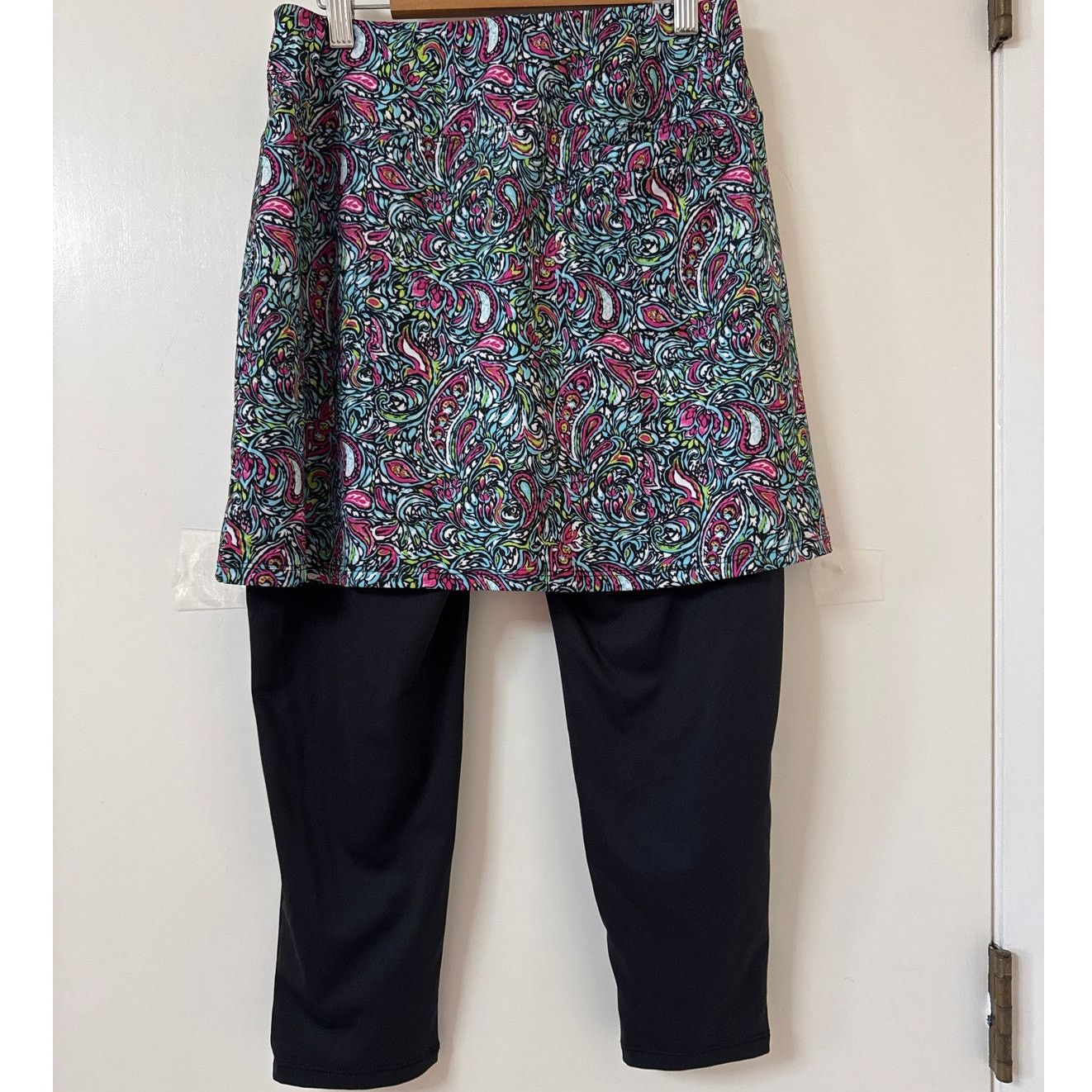 & Other Stories San Soleil Small UV 50+ Cooling Black Capri Paisley Skirt Size ONE SIZE - 2 Thumbnail
