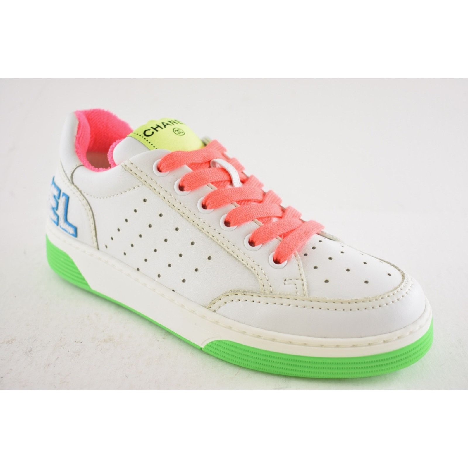 Chanel Chanel Neon CC Logo Flat Lace Up Runner Trainer Sneaker 37 Size US 7 / IT 37 - 4 Thumbnail