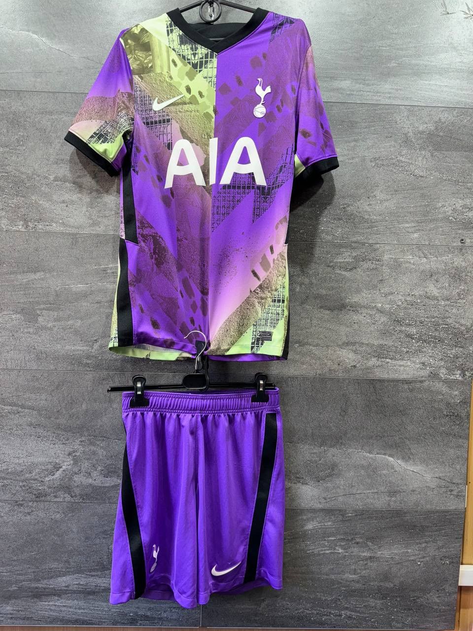 Nike TOTTENHAM HOTSPUR 2021/22 STADIUM THIRD JERSEY Soccer Kit Size US S / EU 44-46 / 1 - 1 Thumbnail