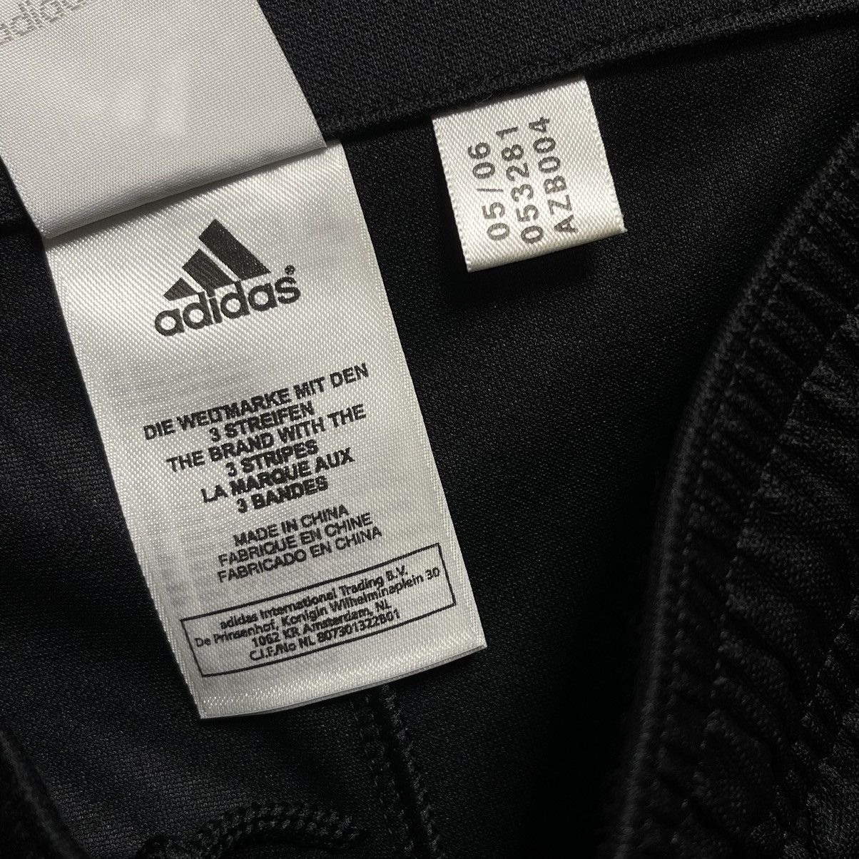 Adidas × Vintage LIVERPOOL ADIDAS 2006/2007 FOOTBALL GK SHORTS #25 REINA Size US 37 - 6 Thumbnail