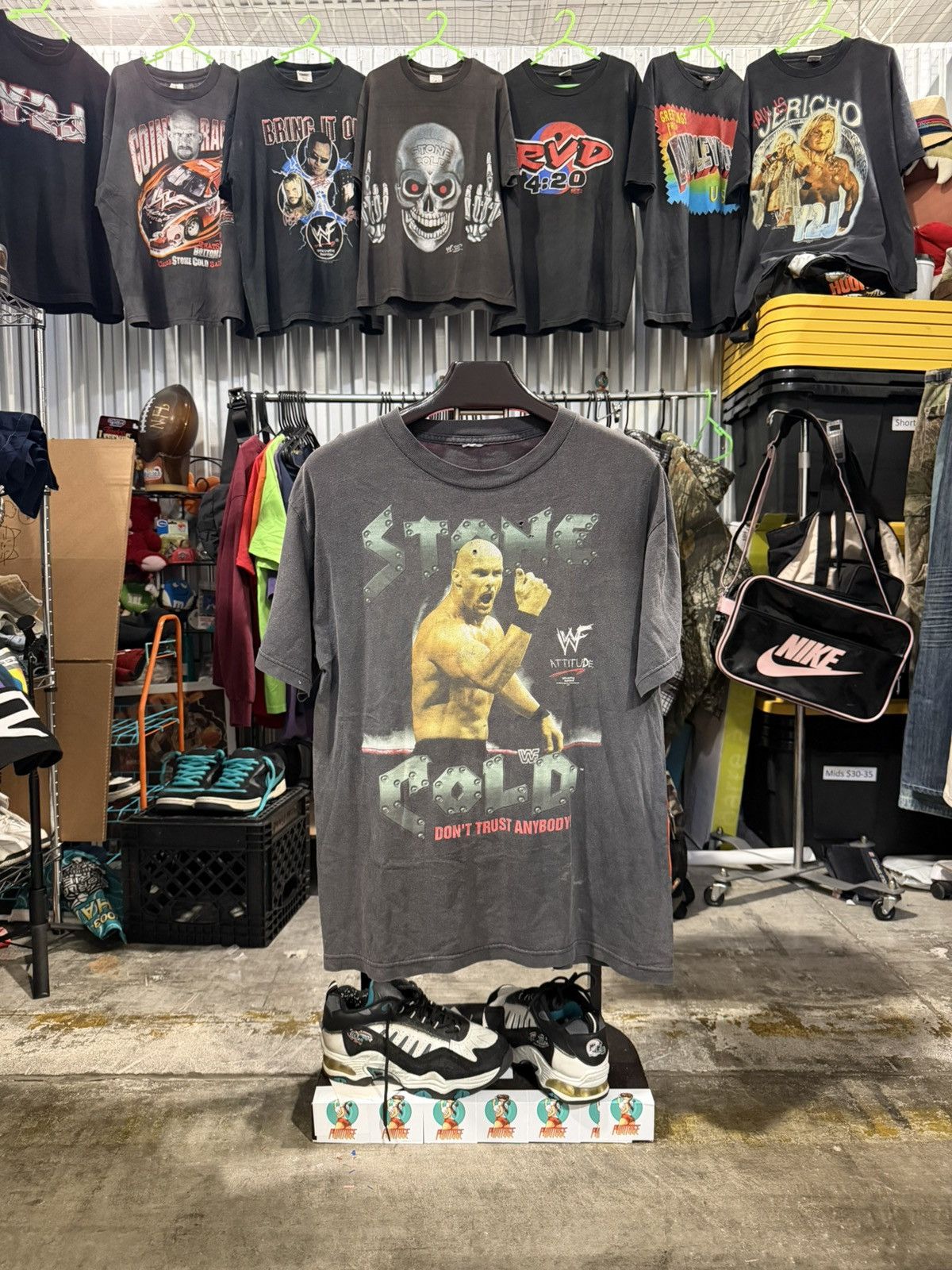 WWF Faded 90s WWF Stone Cold Dont Trust Anybody Tee Large Size US L / EU 52-54 / 3 - 1 Thumbnail