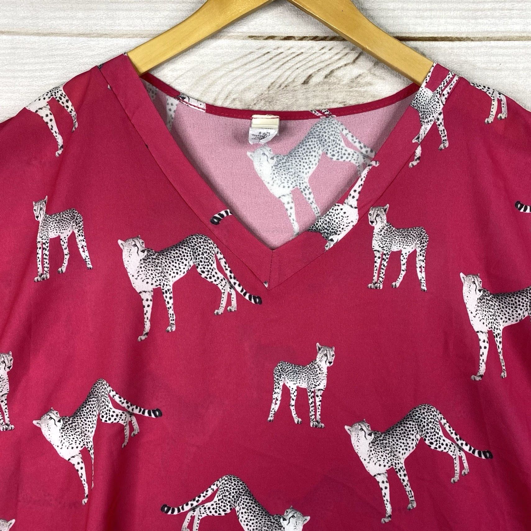Pinko 7th Ray Womens Shirt 1XL Pink Leopard Print V-Neck Lightweight Flowy Short Sleeve USA Shirt Size XL / US 12-14 / IT 48-50 - 2 Thumbnail