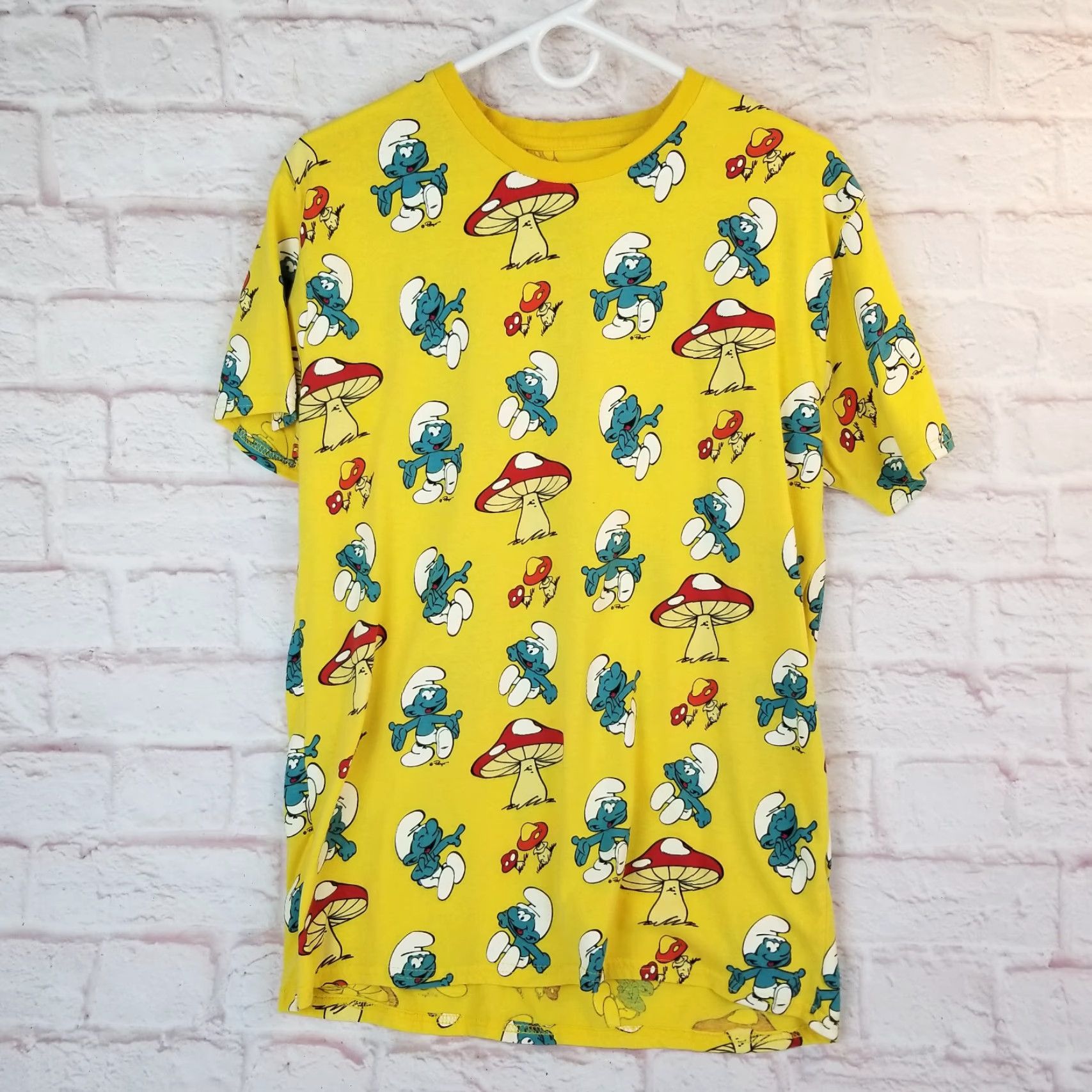 Vintage Smurfs T-Shirt Mens Large Yellow Retro All over print Short Sleeve Size US L / EU 52-54 / 3 - 6 Thumbnail