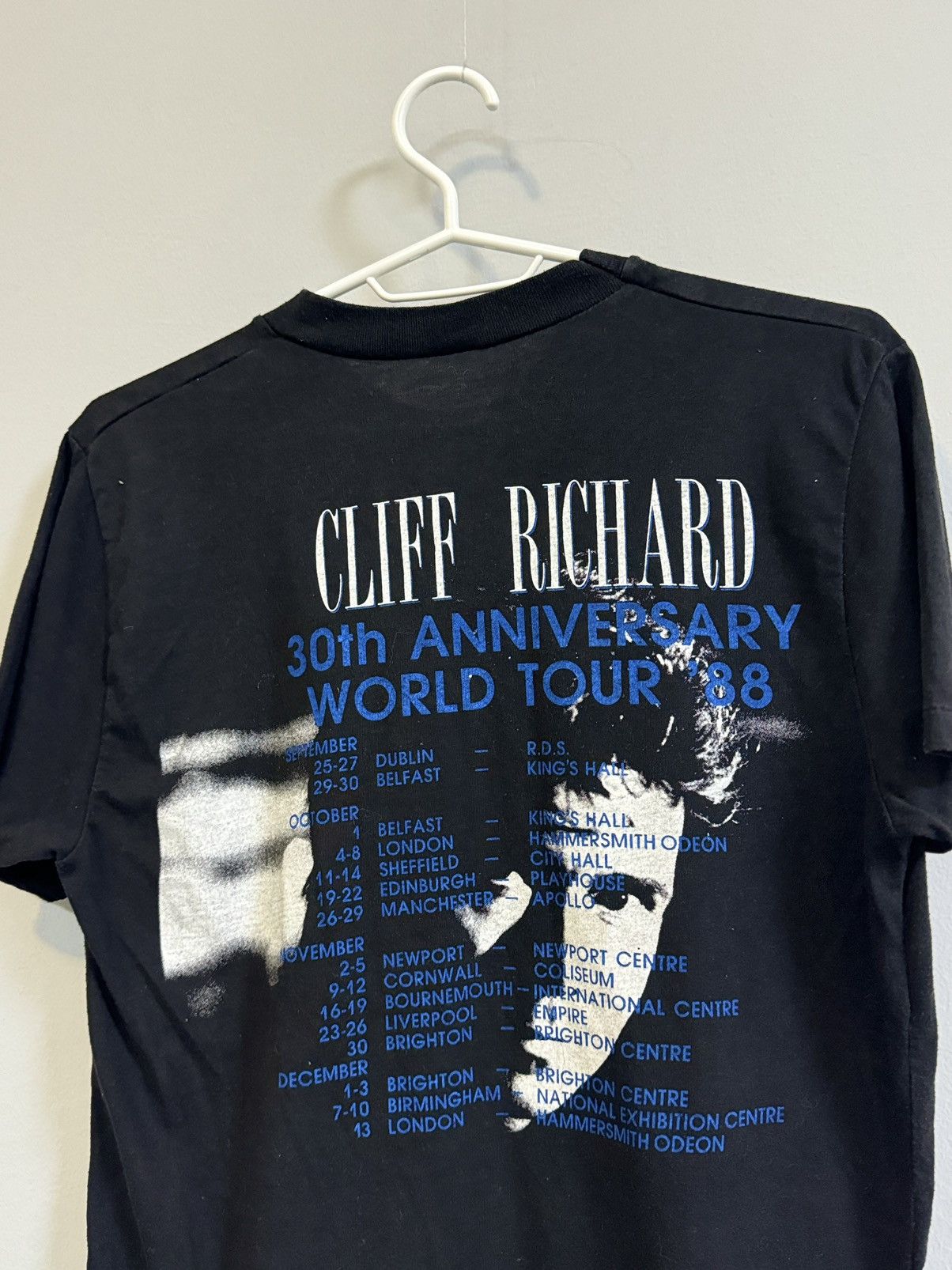 Band Tees × Vintage Vintage Cliff Richard t shirt 1988 like Elton John Size US S / EU 44-46 / 1 - 6 Thumbnail