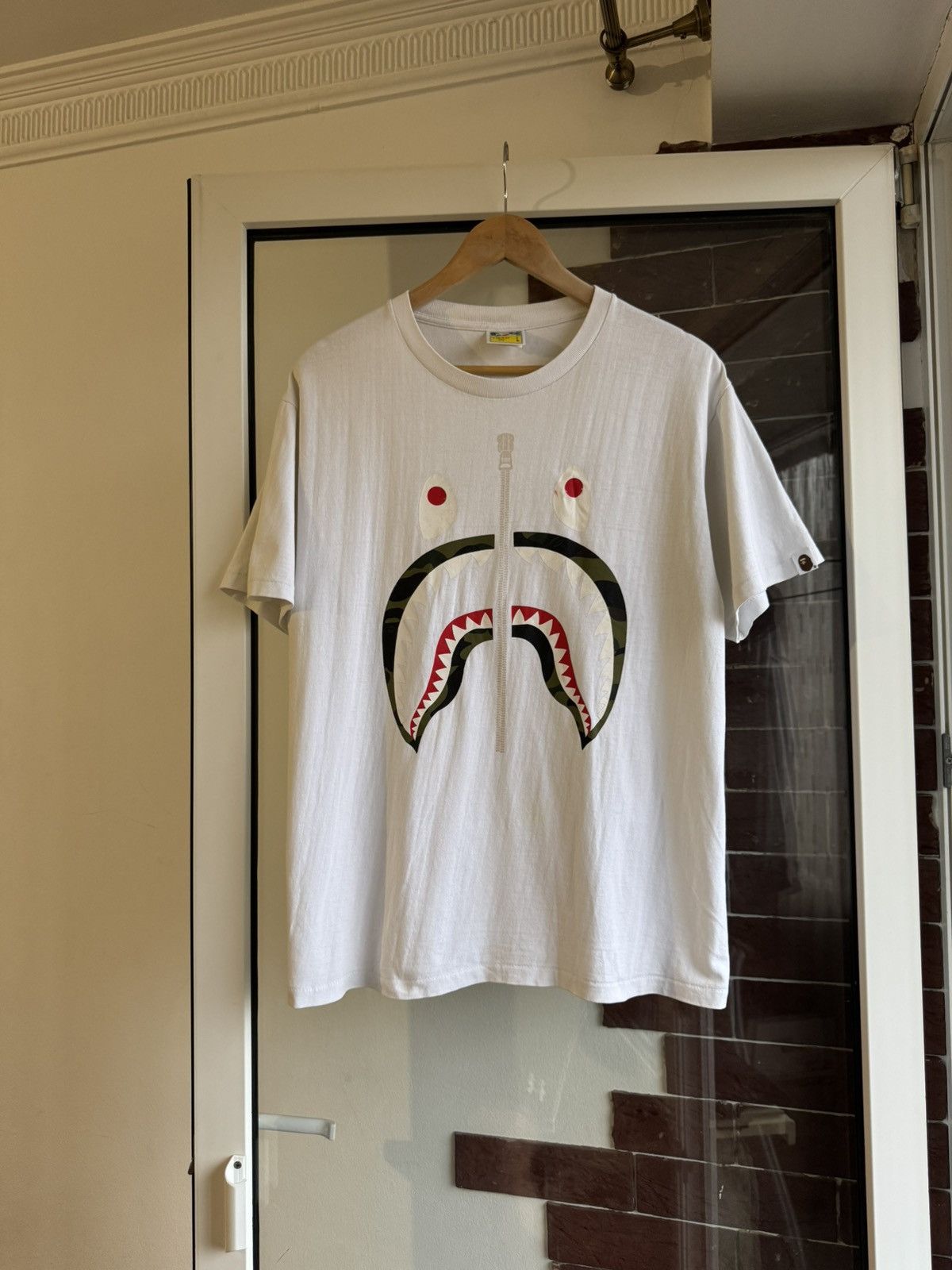Bape Bape Shark logo tshirt Size US L / EU 52-54 / 3 - 1 Thumbnail