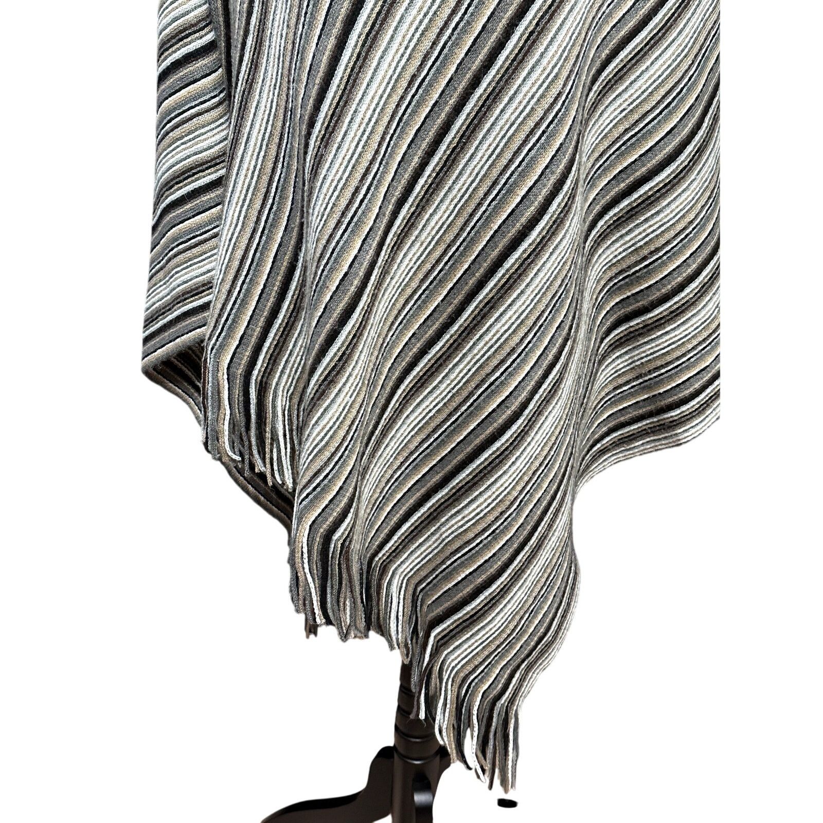 Other OSFM Poncho V-Neck Batwing Sleeves Multicolor Women's OS Size ONE SIZE - 3 Thumbnail