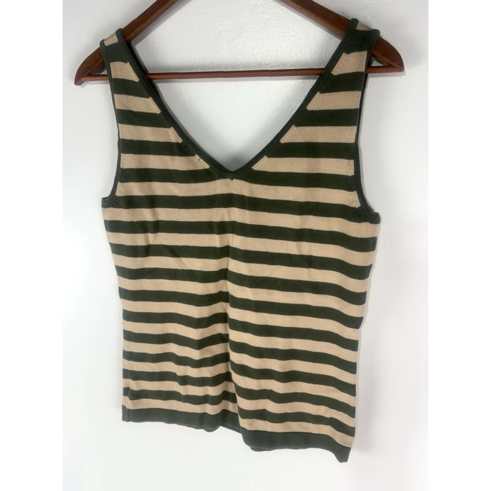 Gap Vintage Gap Green Beige Striped V-Neck Sleeveless Cotton Spandex Blouse Womens Size M Size M / US 6-8 / IT 42-44 - 4 Thumbnail