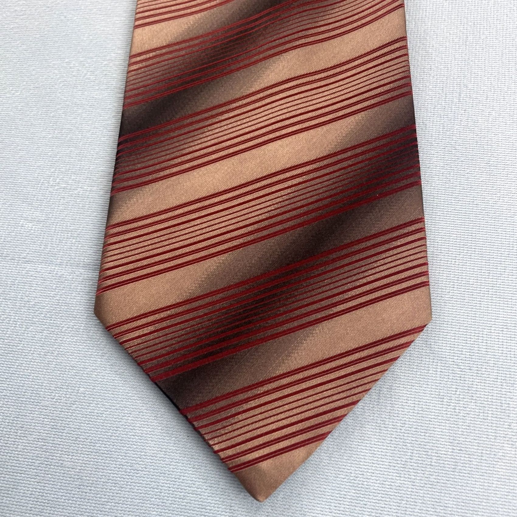 Vintage VINTAGE Repp Geometric Illusion Necktie Silk ITALY 4x57" Silver Red Abstract Pattern Designer Wide Men’s Tie Size ONE SIZE - 2 Thumbnail