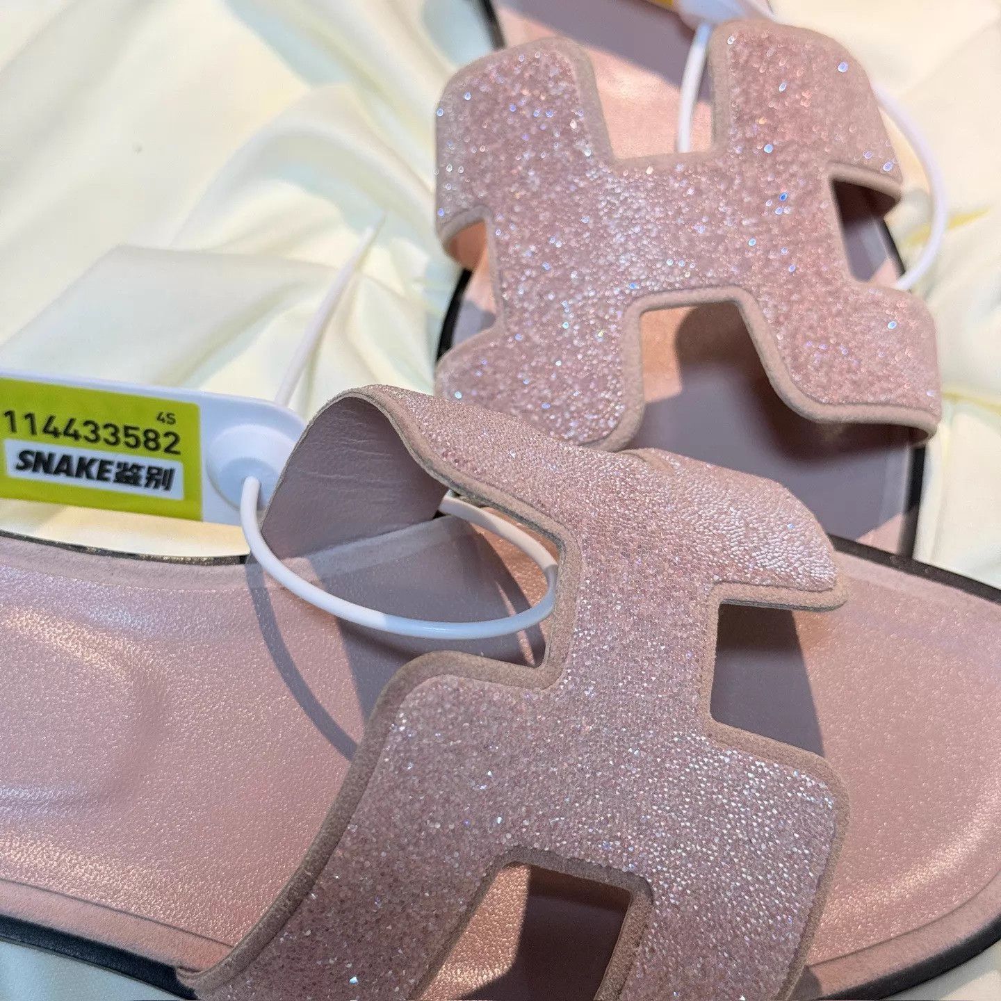 Hermes Hermes Pink Crystal H Slipper 39 99New 7k nh3064 Size US 8.5 / IT 38.5 - 8 Thumbnail